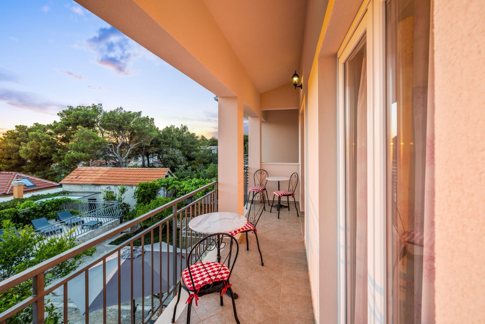 House Jakov 94531-K1