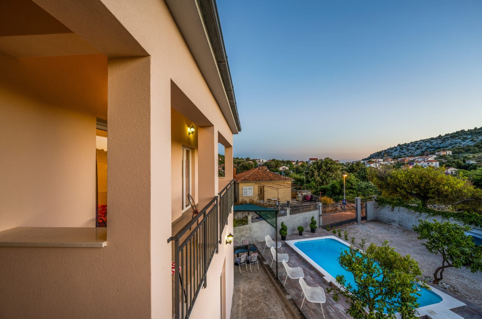 House Jakov 94531-K1
