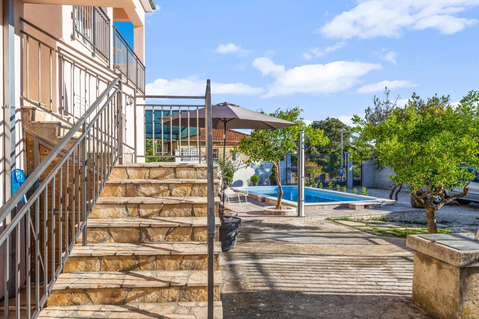 House Jakov 94531-K1