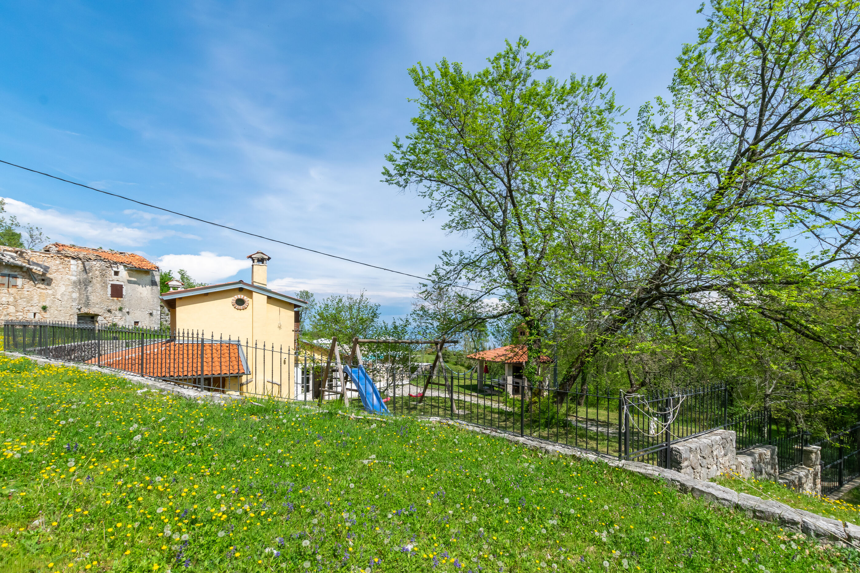 House Rada i  Stanisav 91502-K1