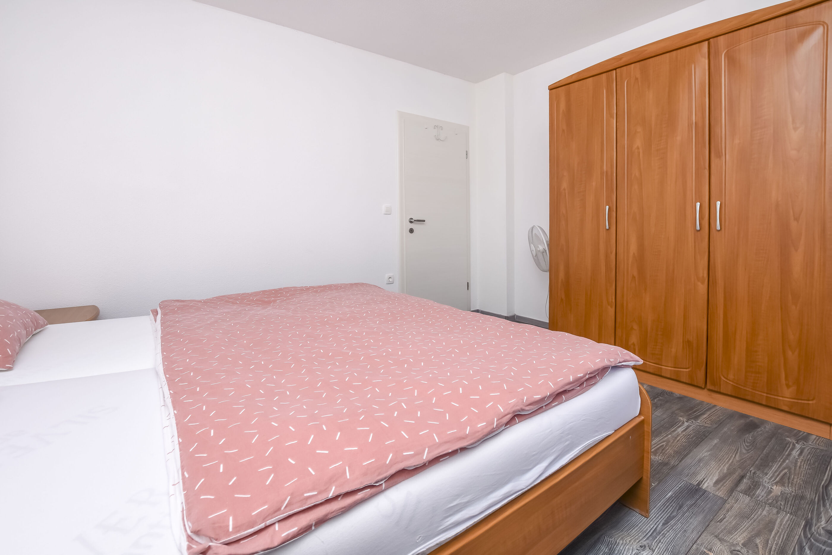 Apartments Juro 81781-A4