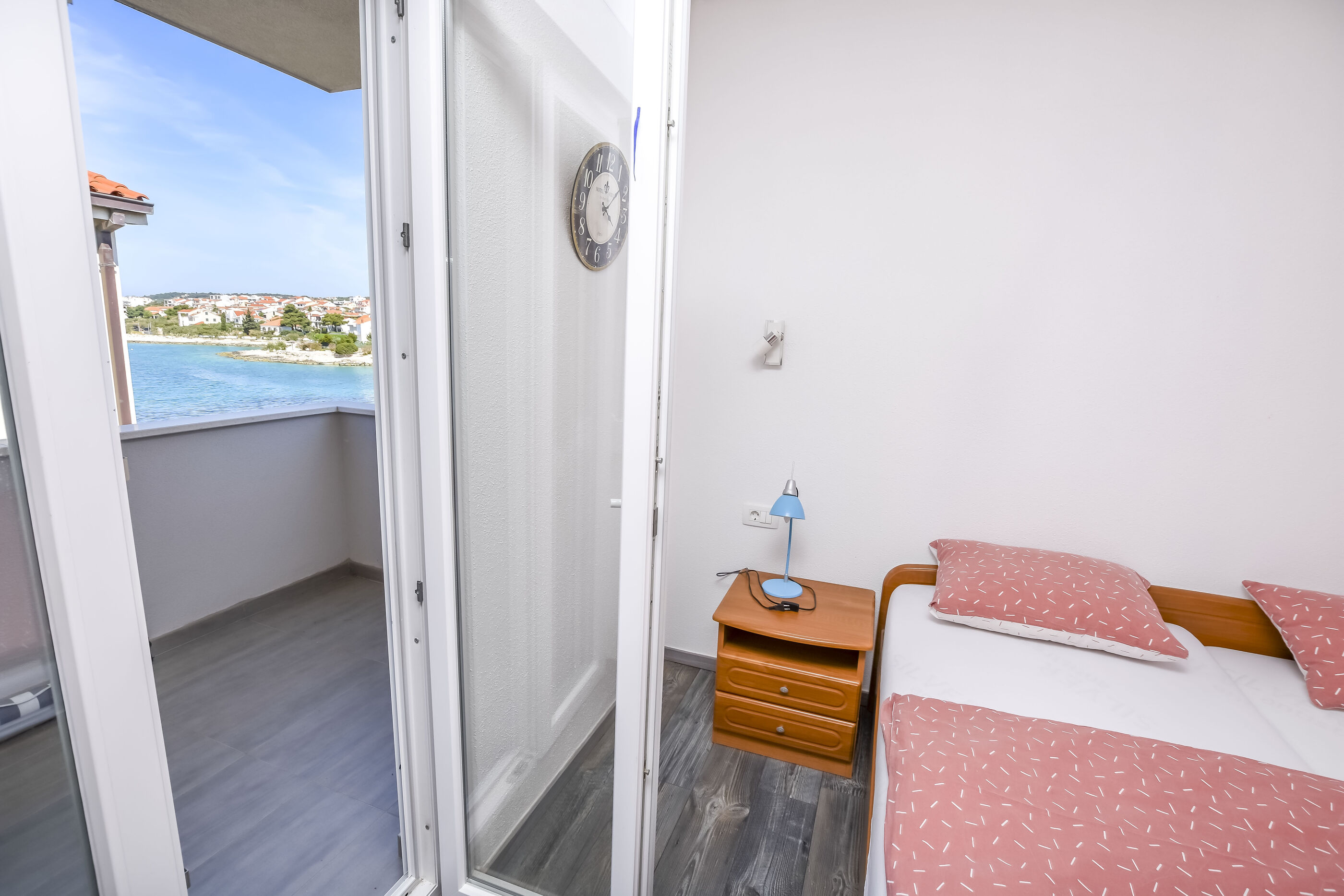Apartments Juro 81781-A4