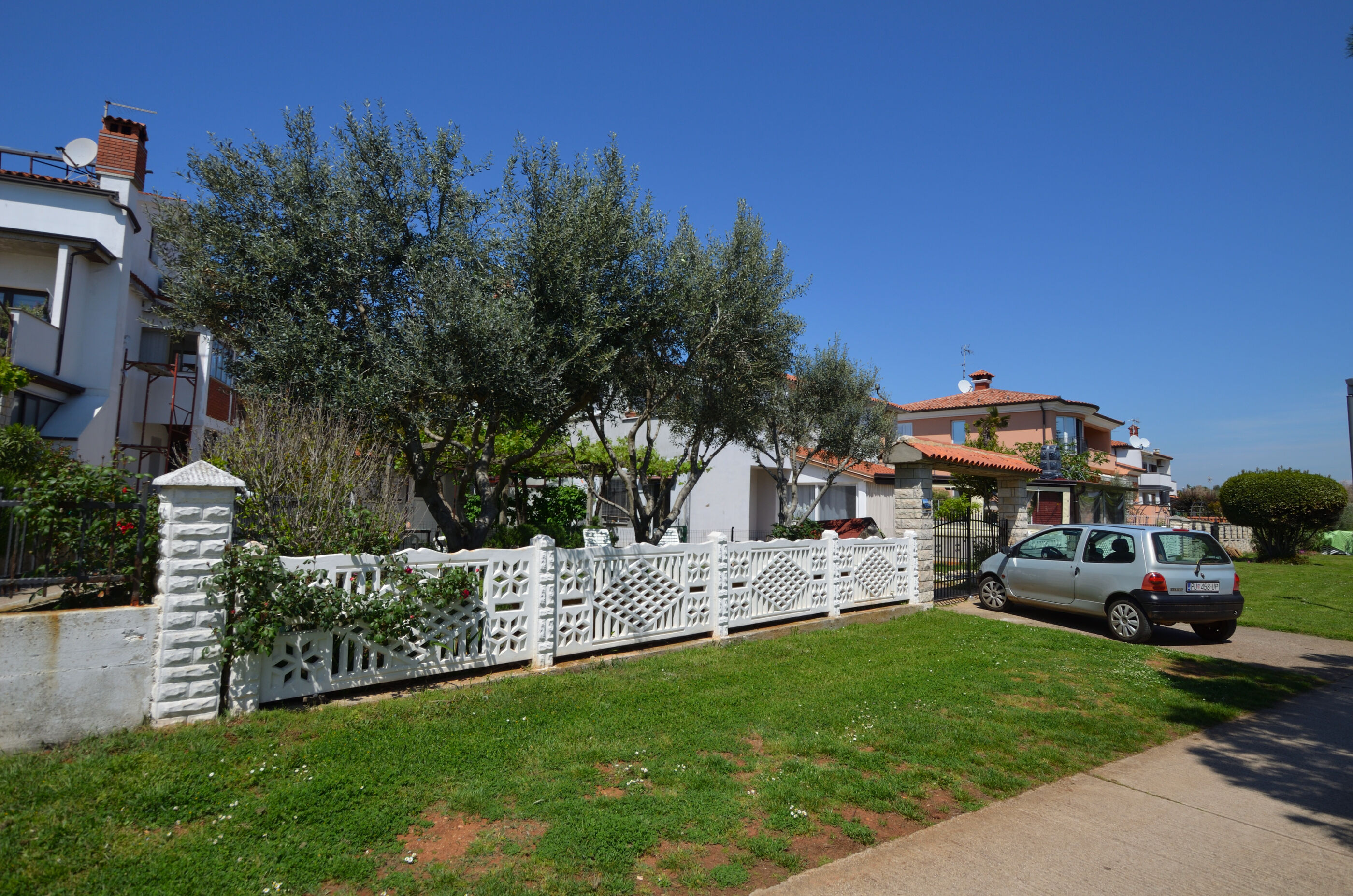 Apartments Pintar 94551-A1