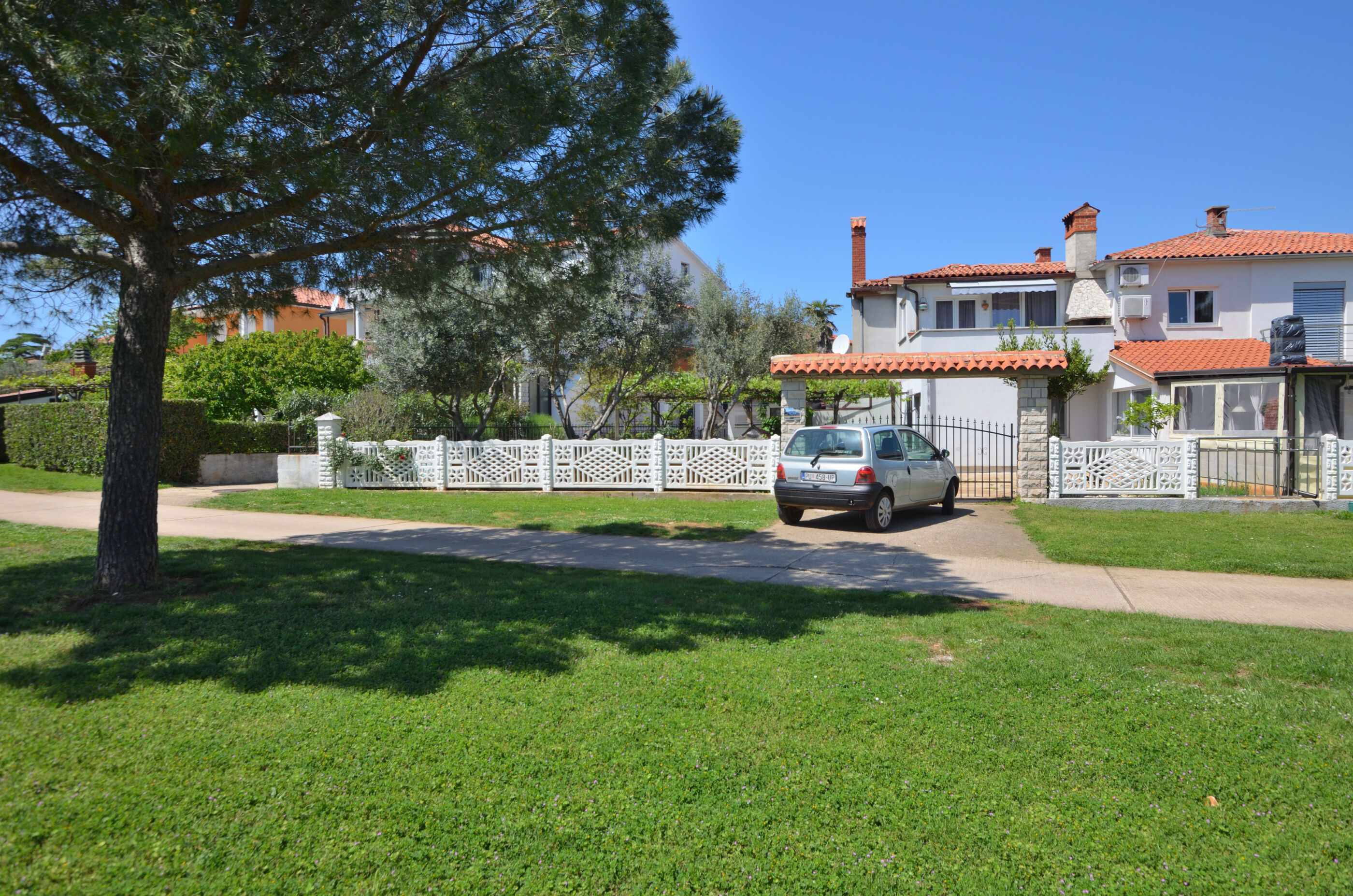 Apartments Pintar 94551-A1