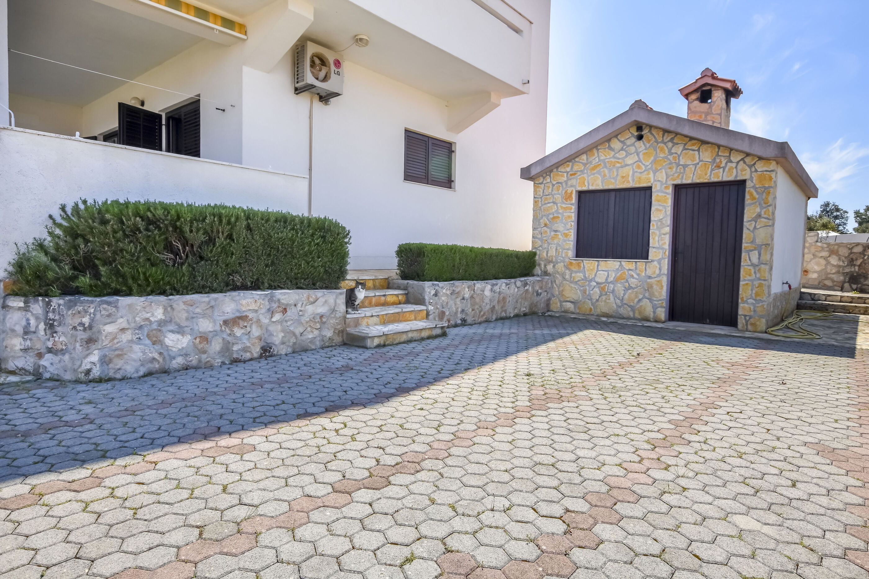Apartments Mirta 22751-A3