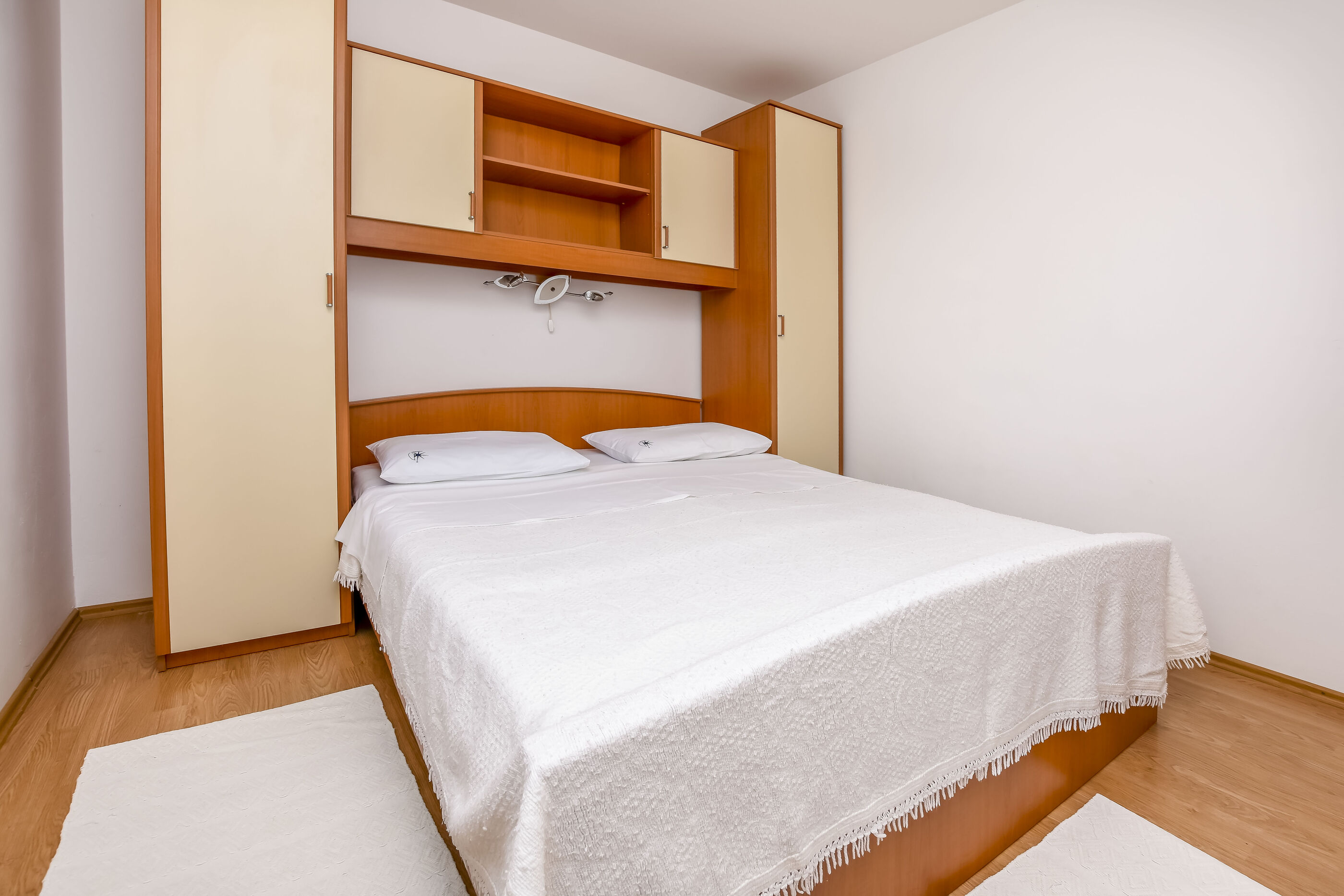 Apartments Mirta 22751-A1