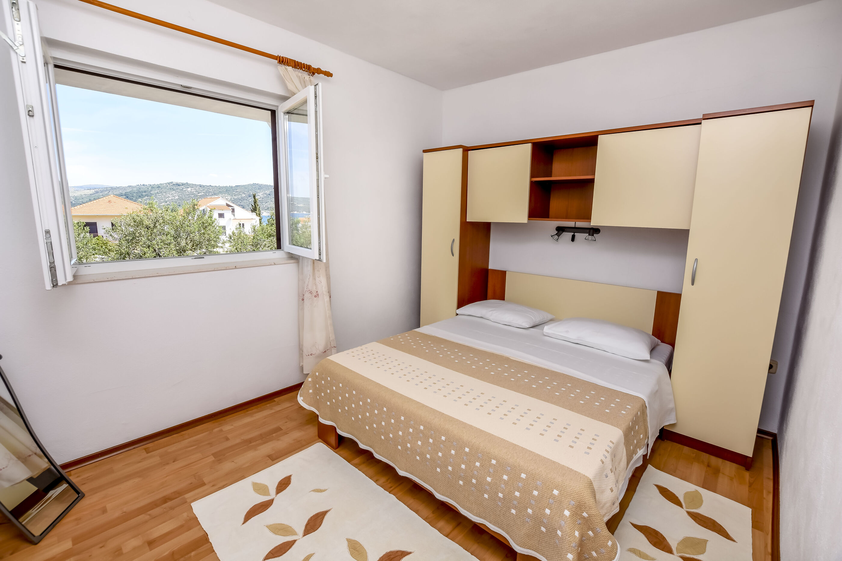 Apartments Mirta 22751-A1