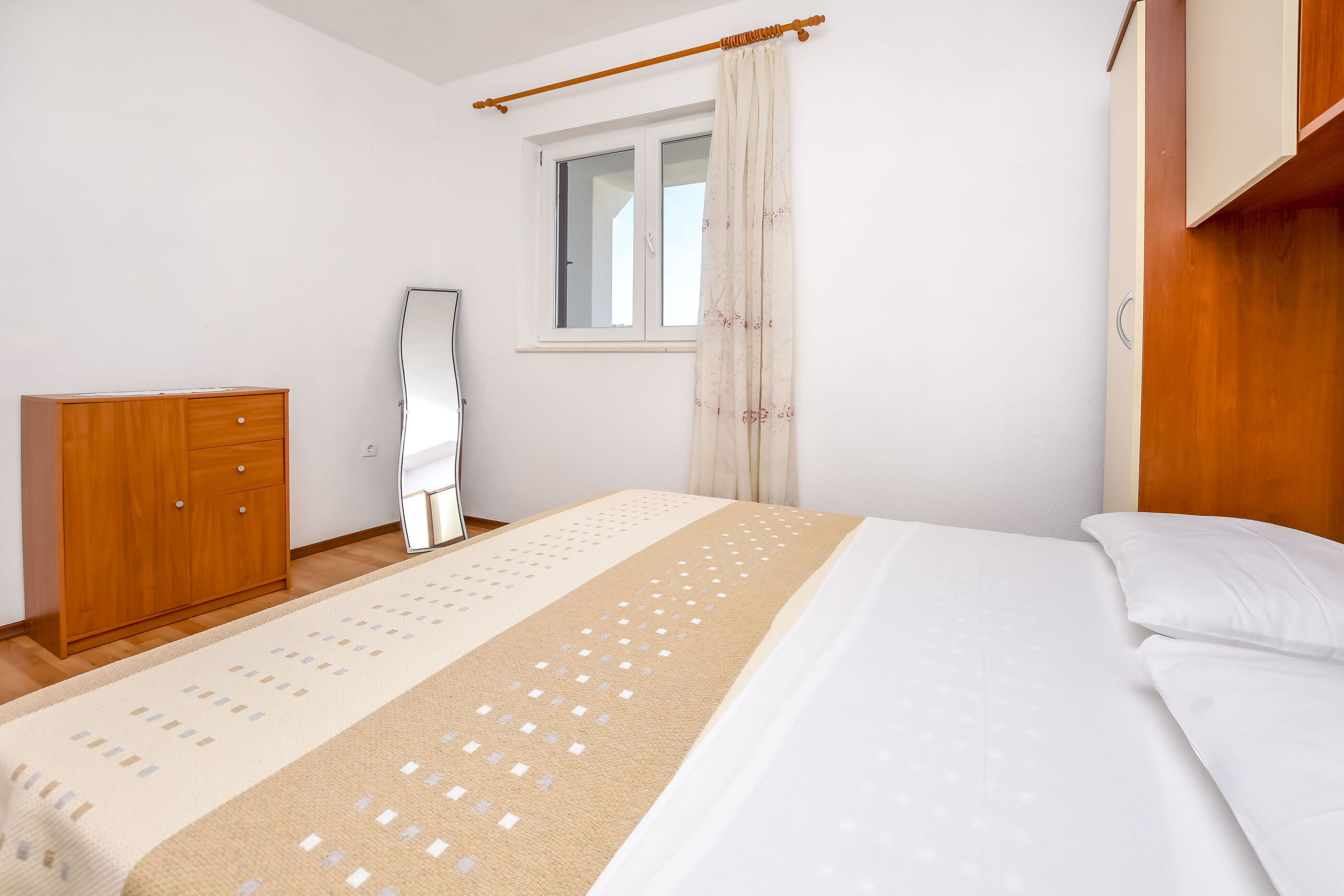 Apartments Mirta 22751-A1