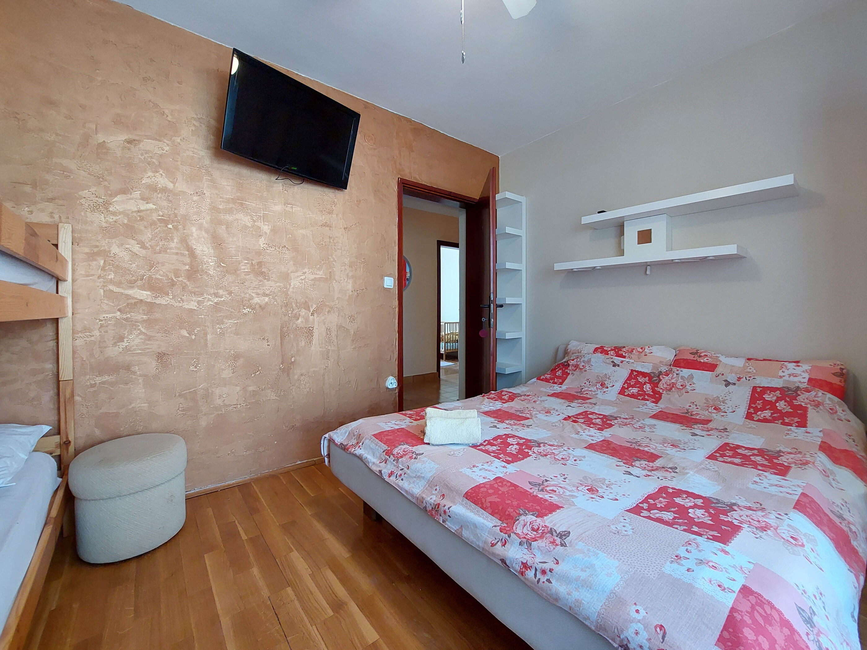 Apartment and Room Marica 60401-A1