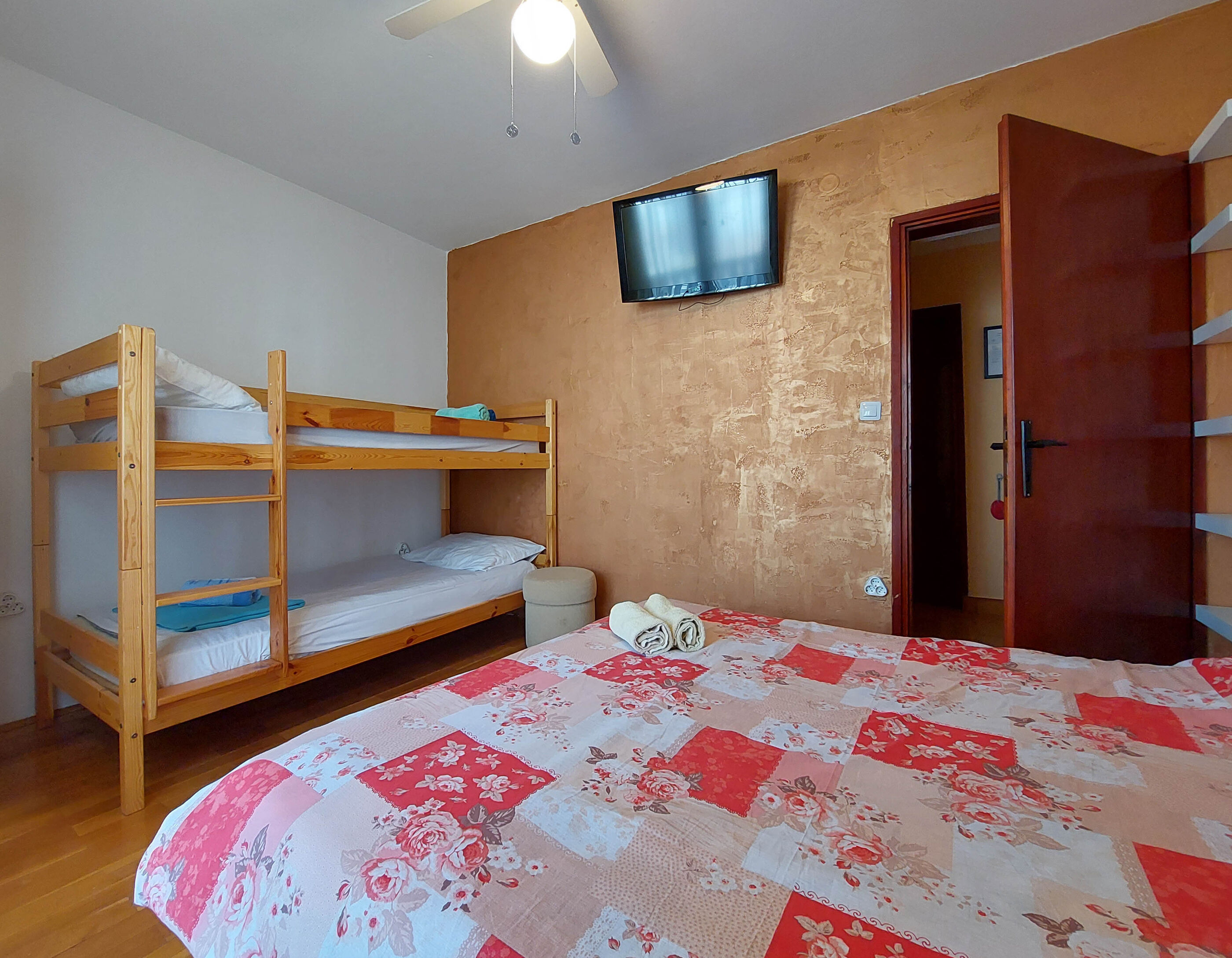 Apartment and Room Marica 60401-A1