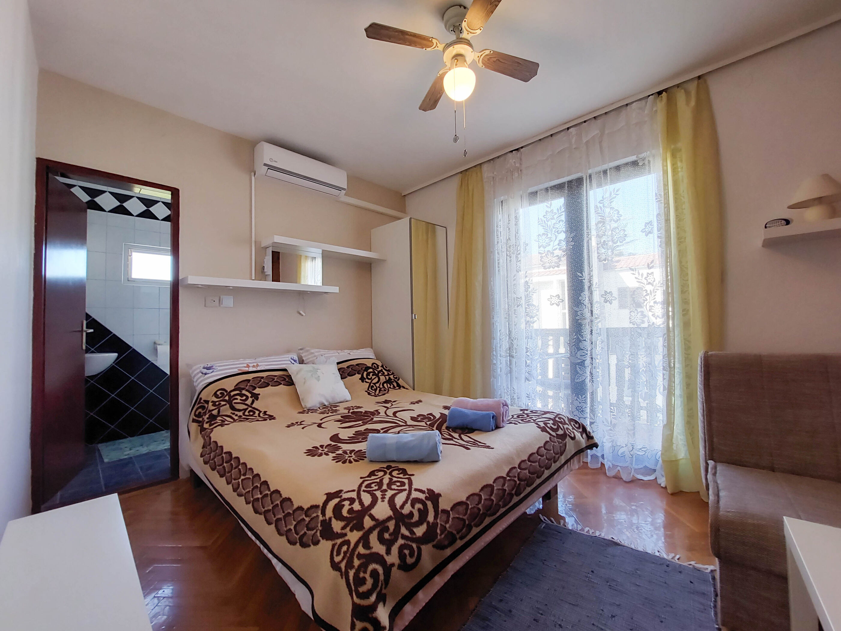 Apartment and Room Marica 60401-S2