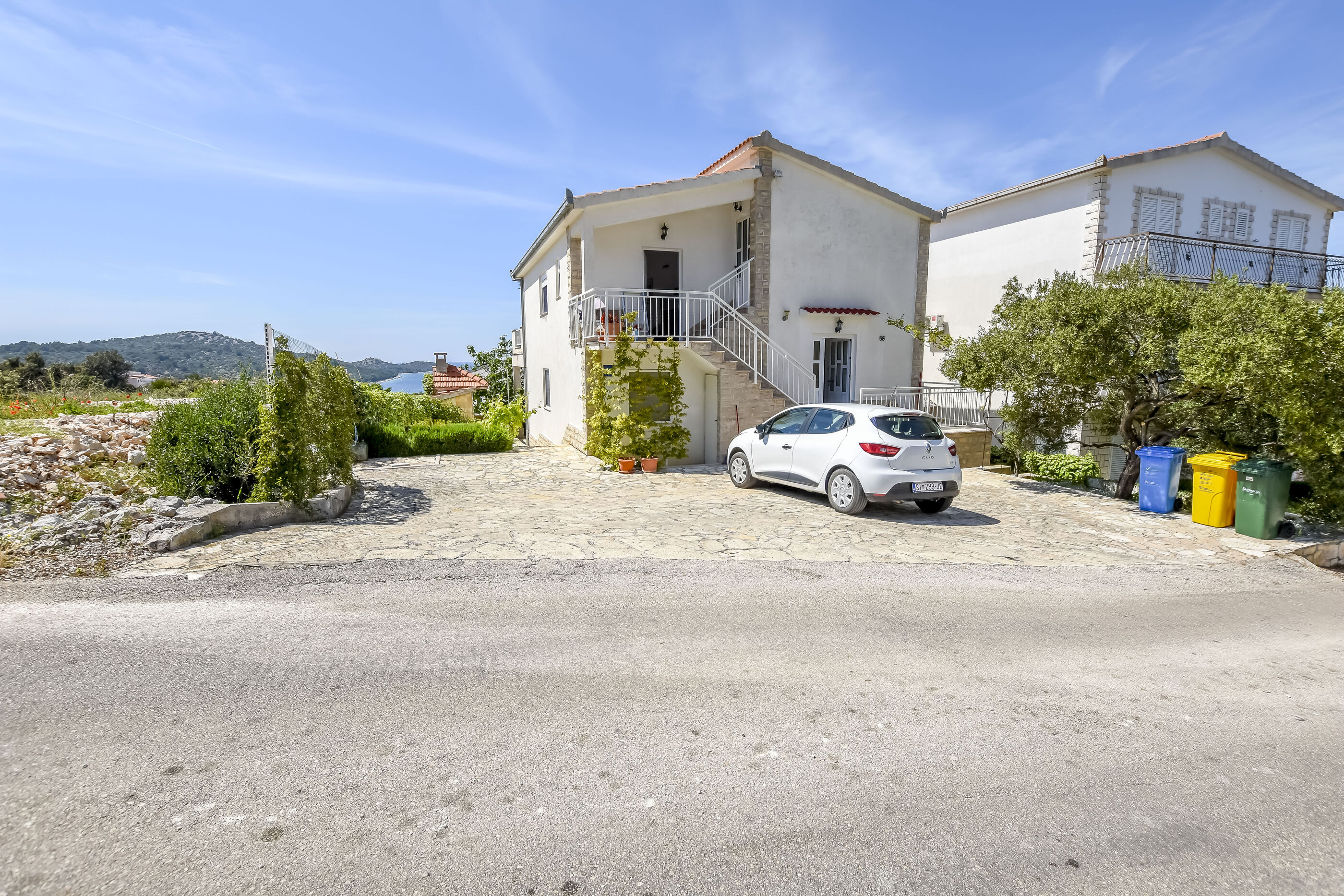 Apartments Zvonko 58411-A2