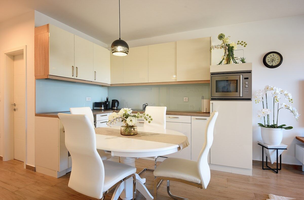 House Posesi 74259-A1