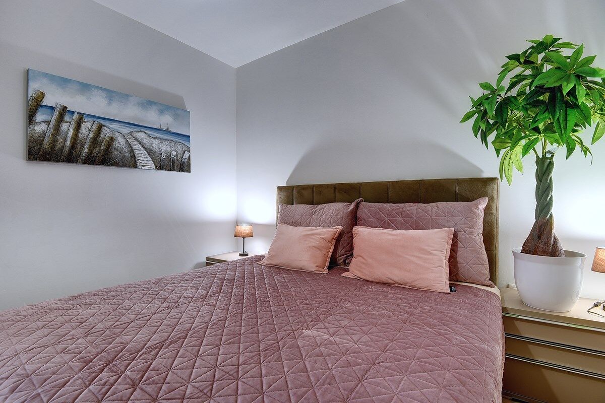 House Posesi 74259-A1