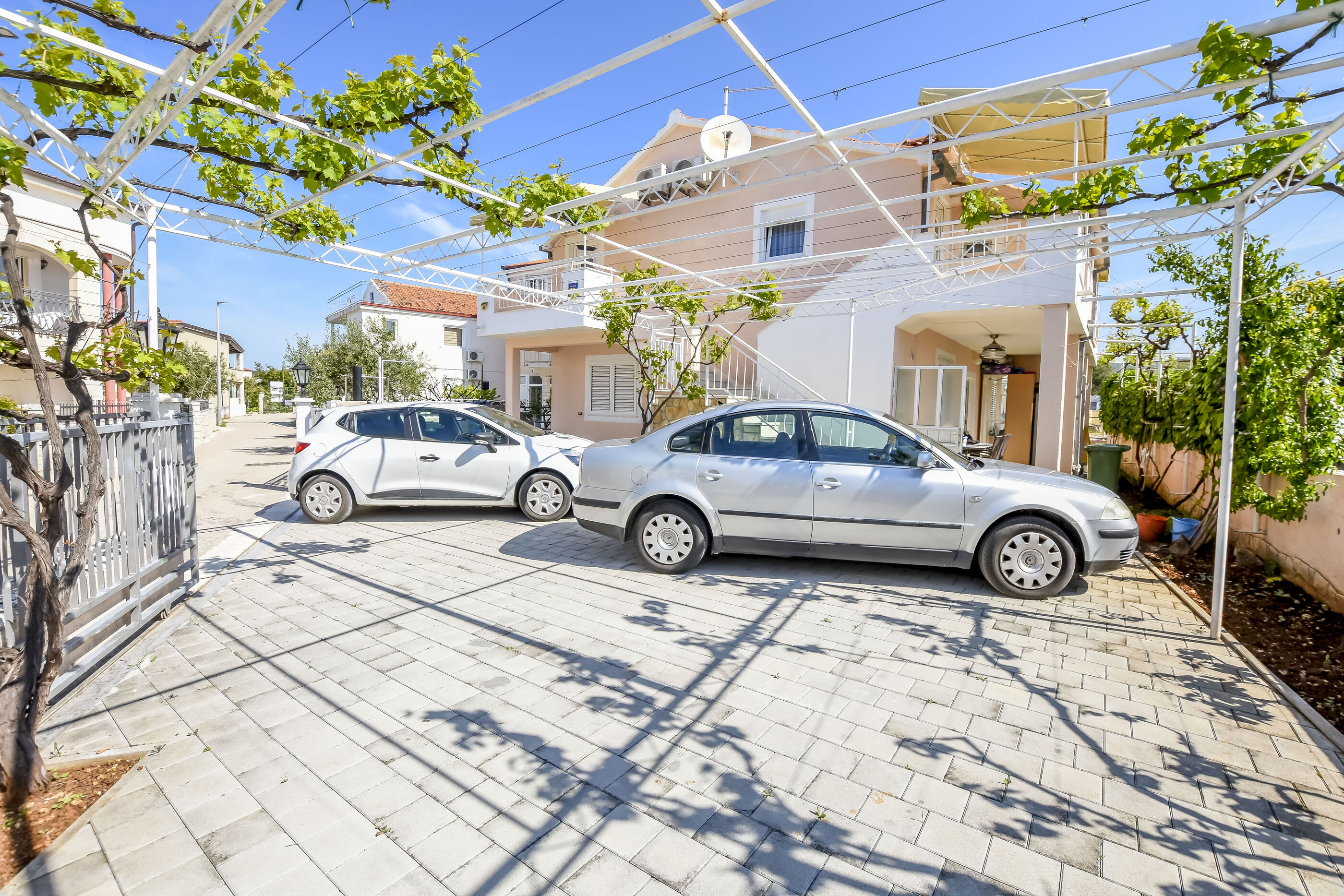 Apartments Zdravko 22811-A1