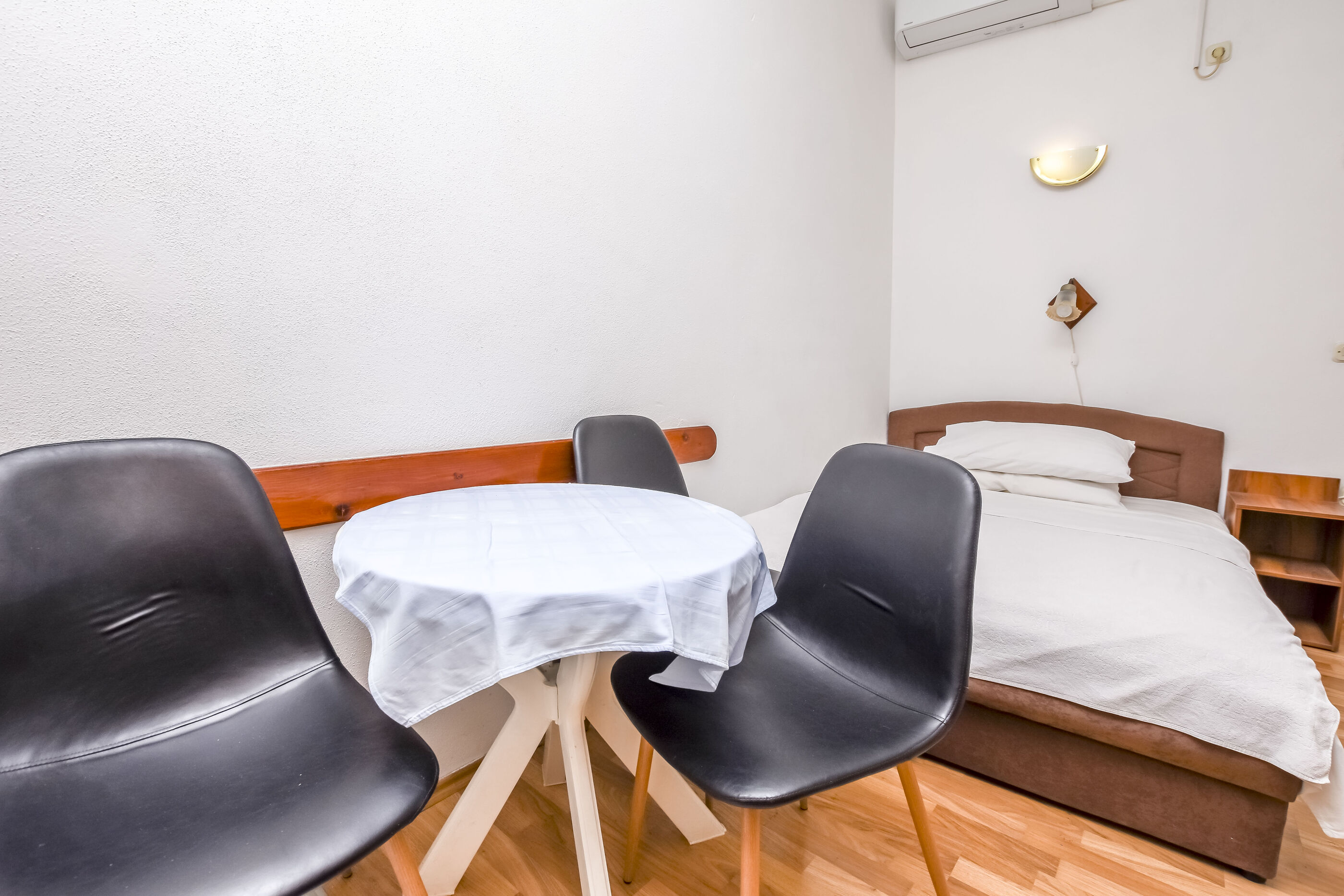Apartments Zdravko 22811-A2