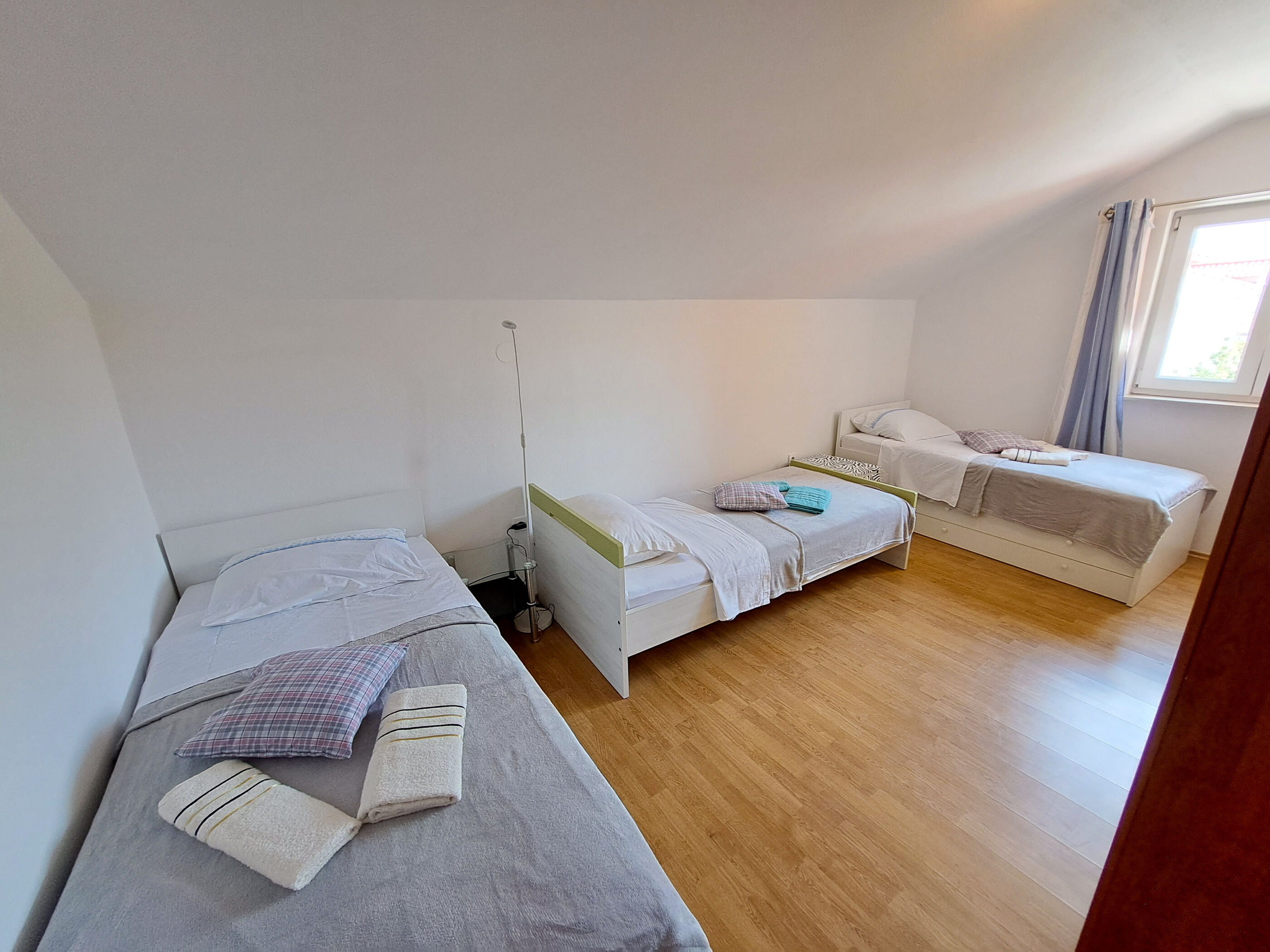 Apartments Mile 94611-A1