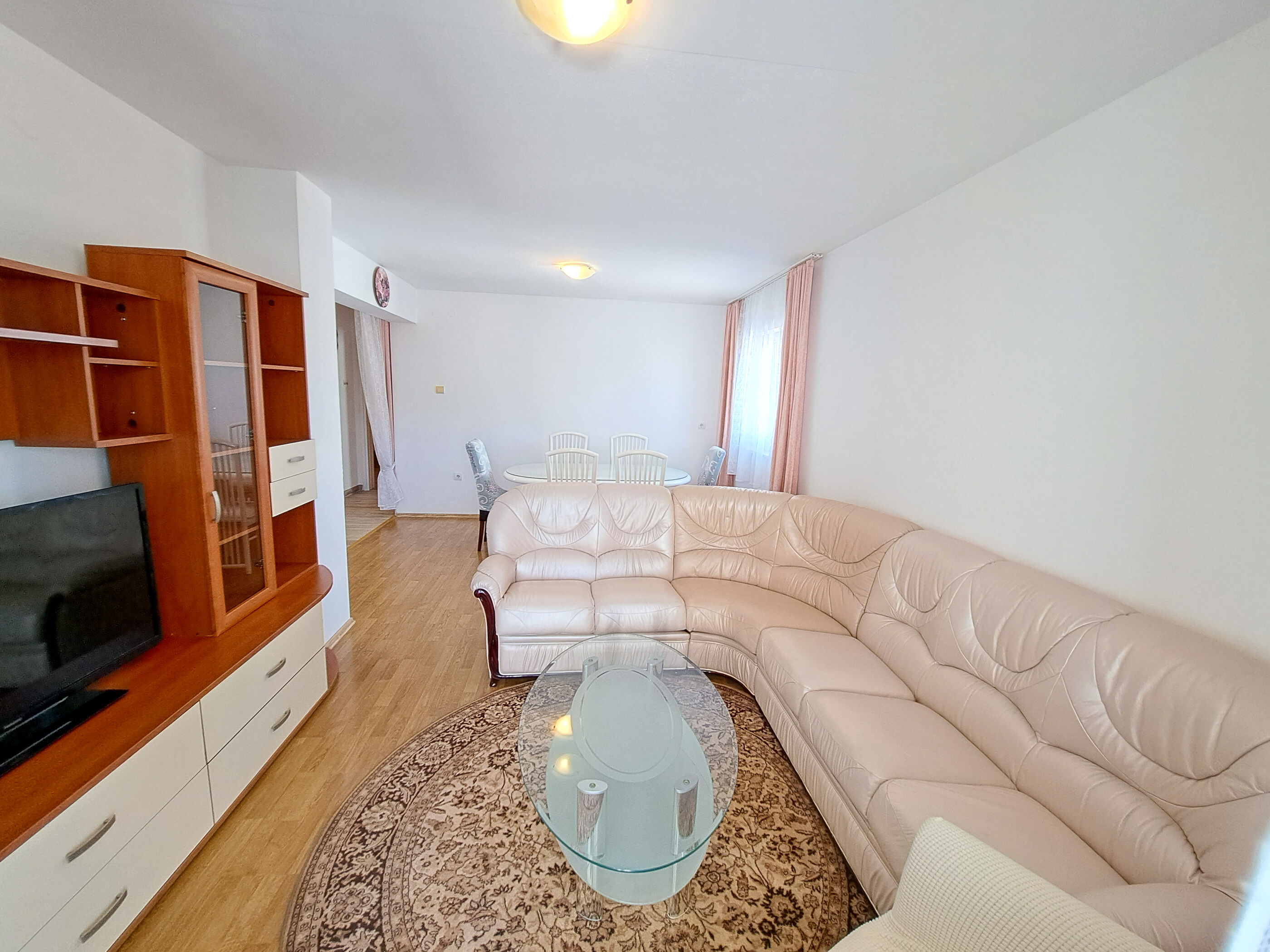 Apartments Mile 94611-A1