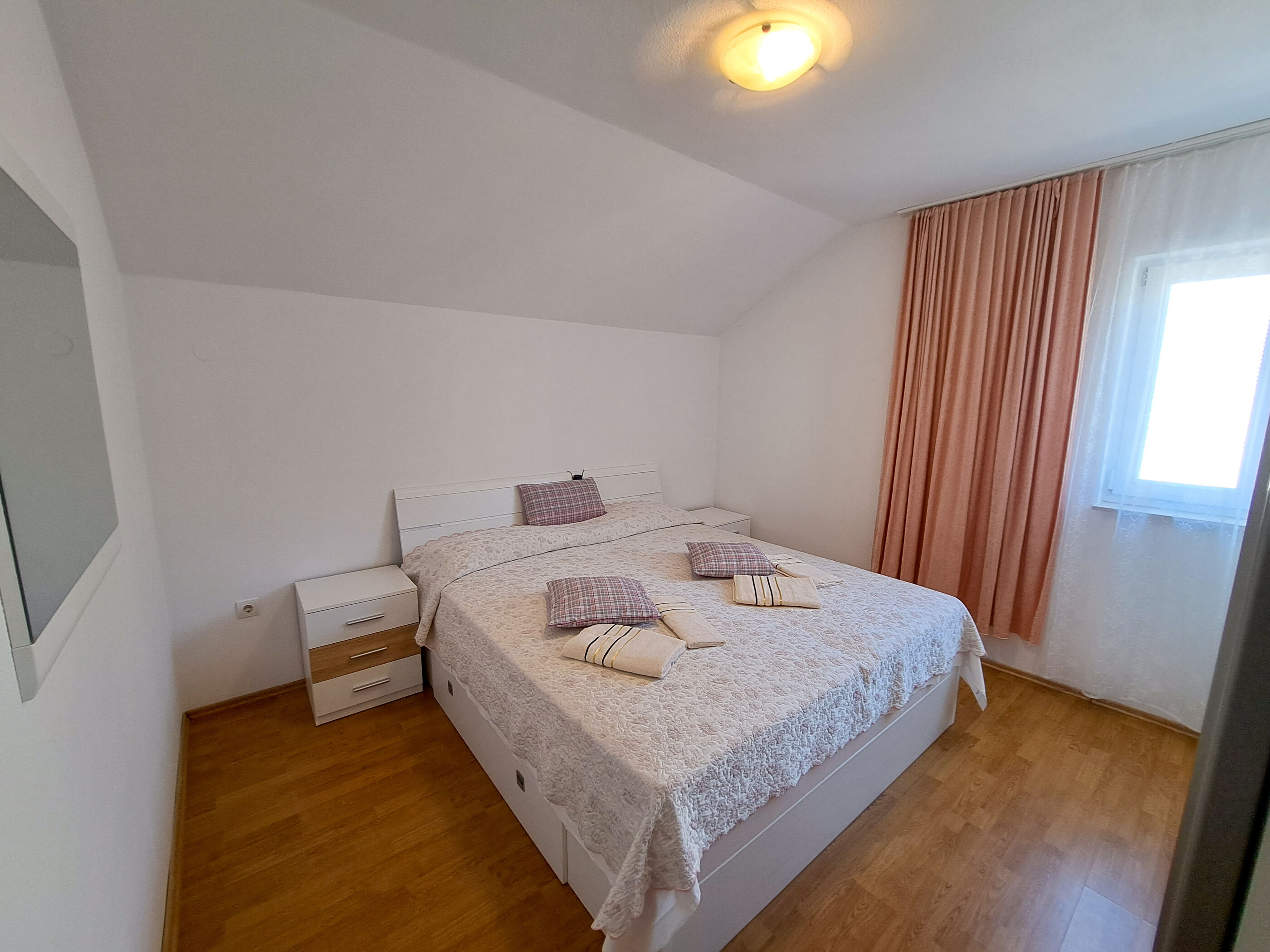 Apartments Mile 94611-A1