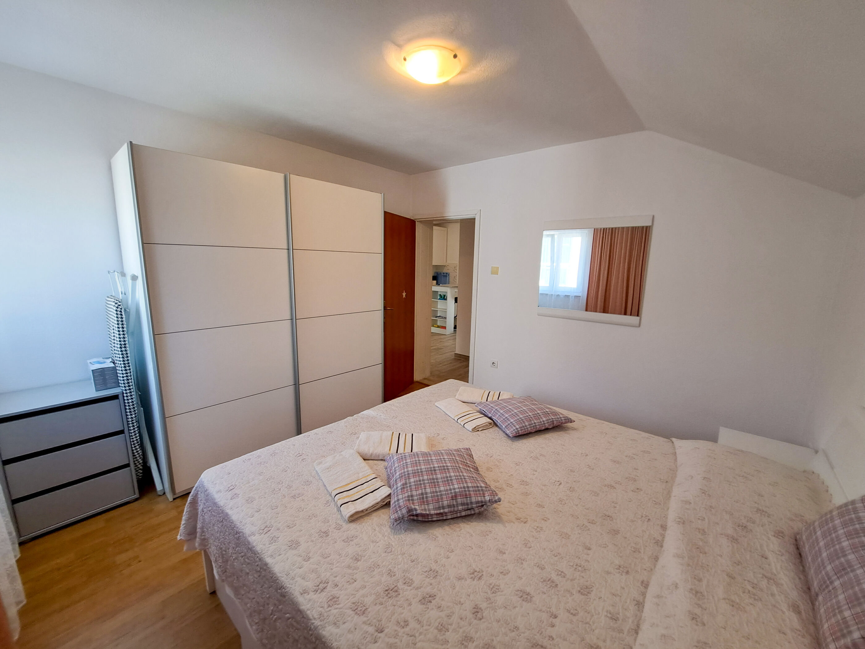 Apartments Mile 94611-A1