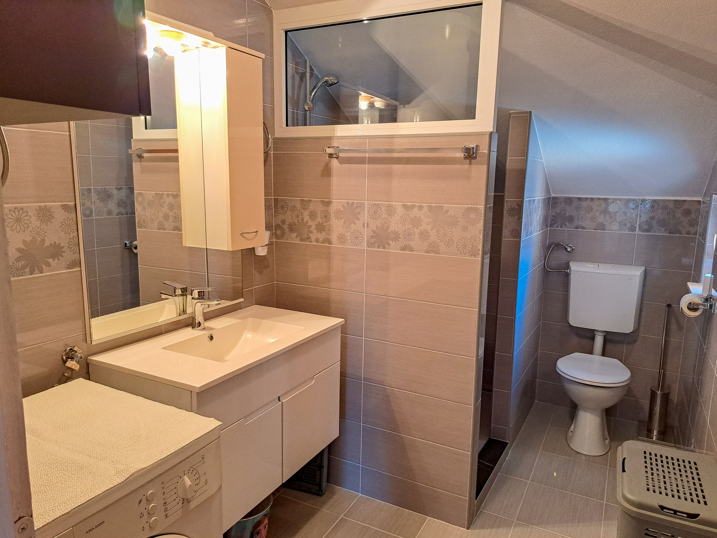 Apartments Mile 94611-A1