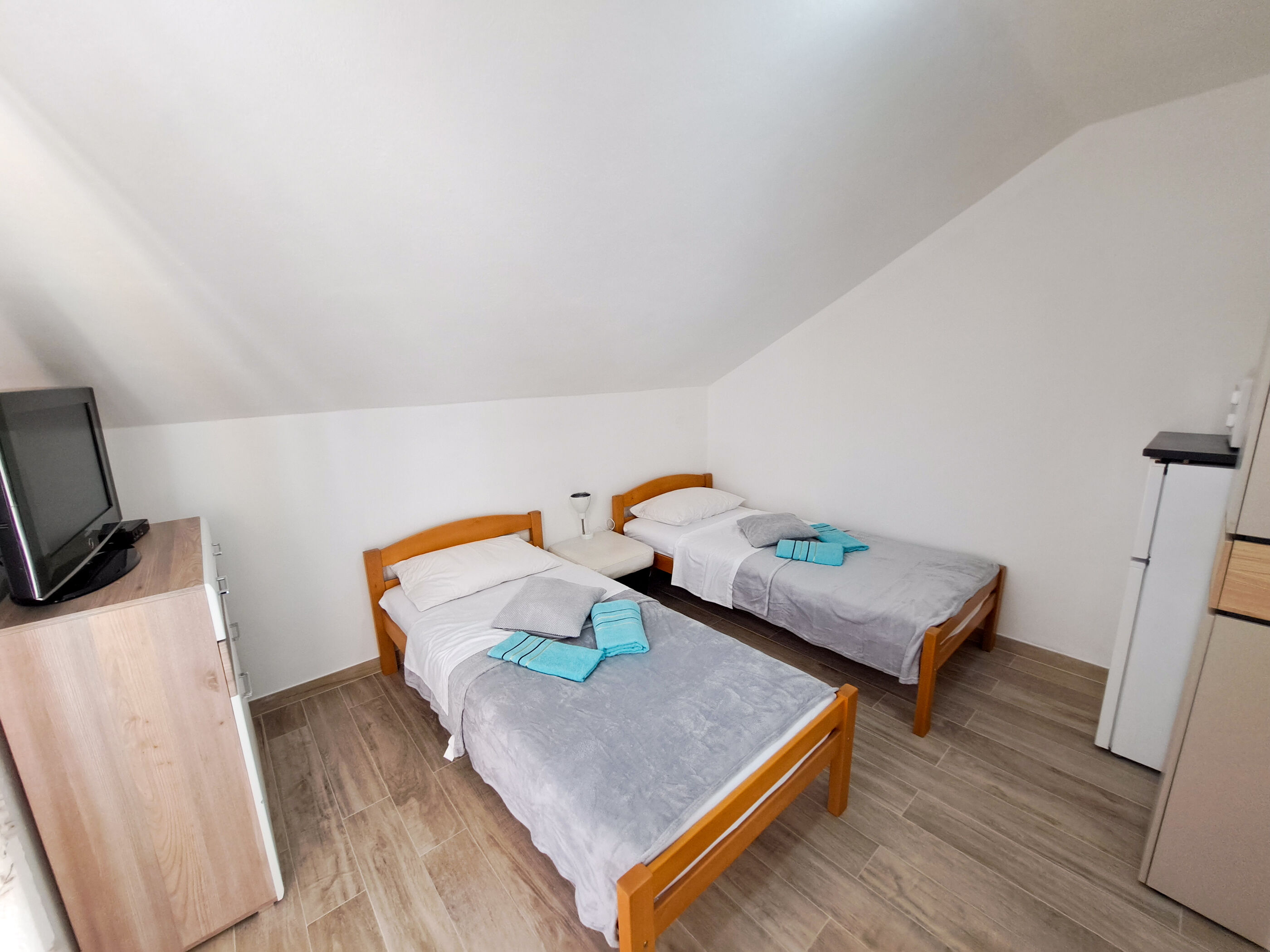 Apartments Mile 94611-A1