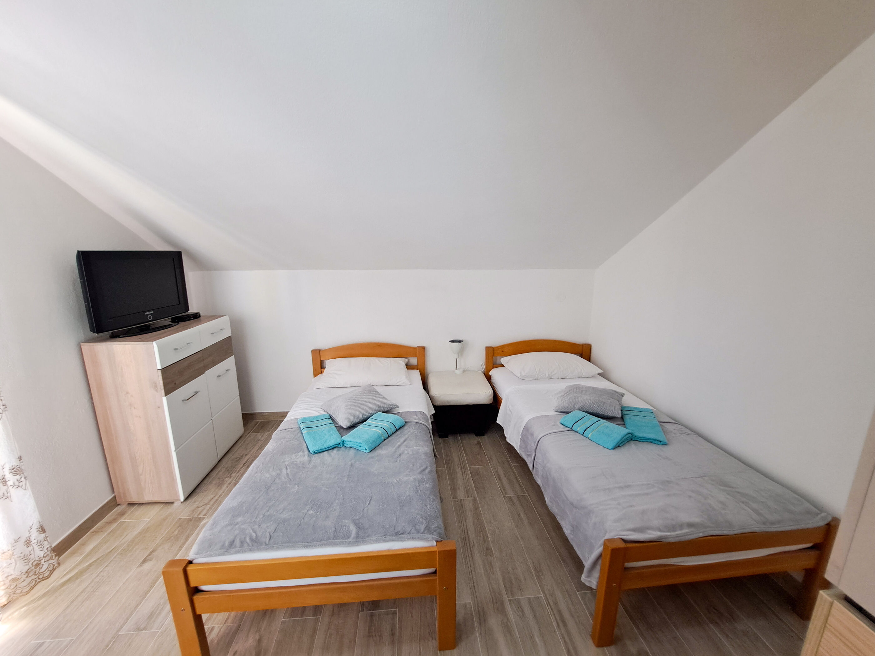 Apartments Mile 94611-A1