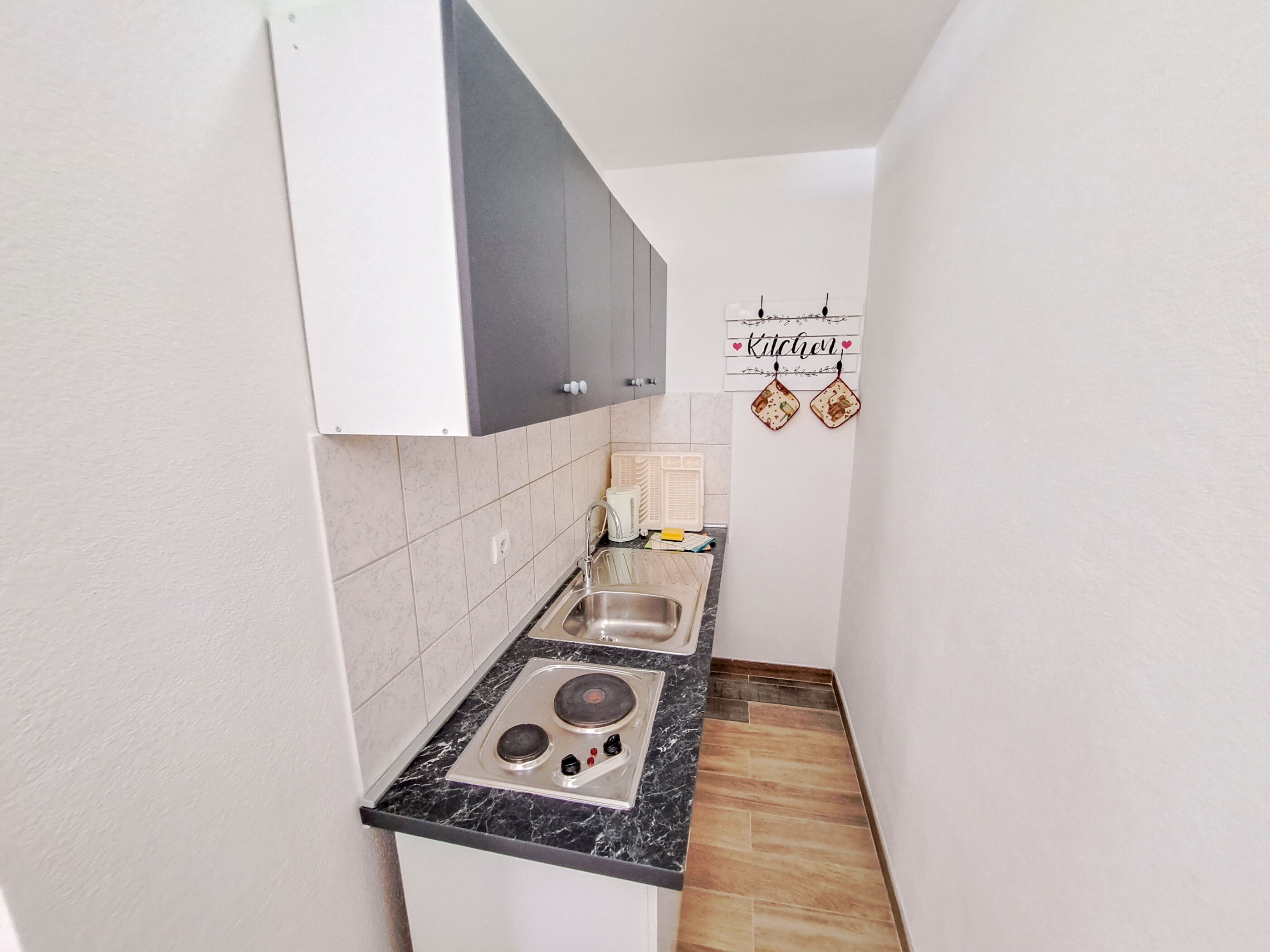 Apartments Mile 94611-A1