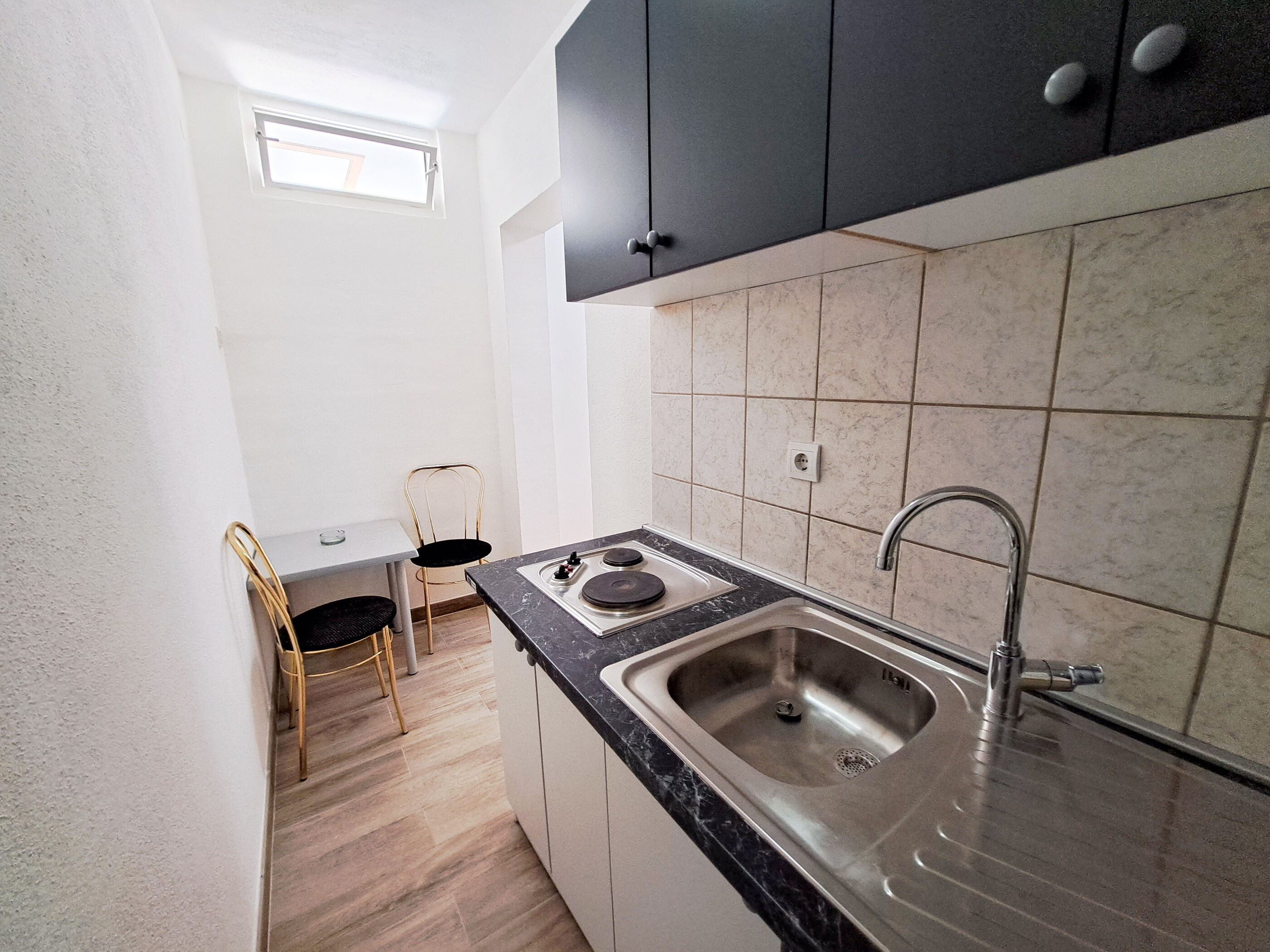 Apartments Mile 94611-A1