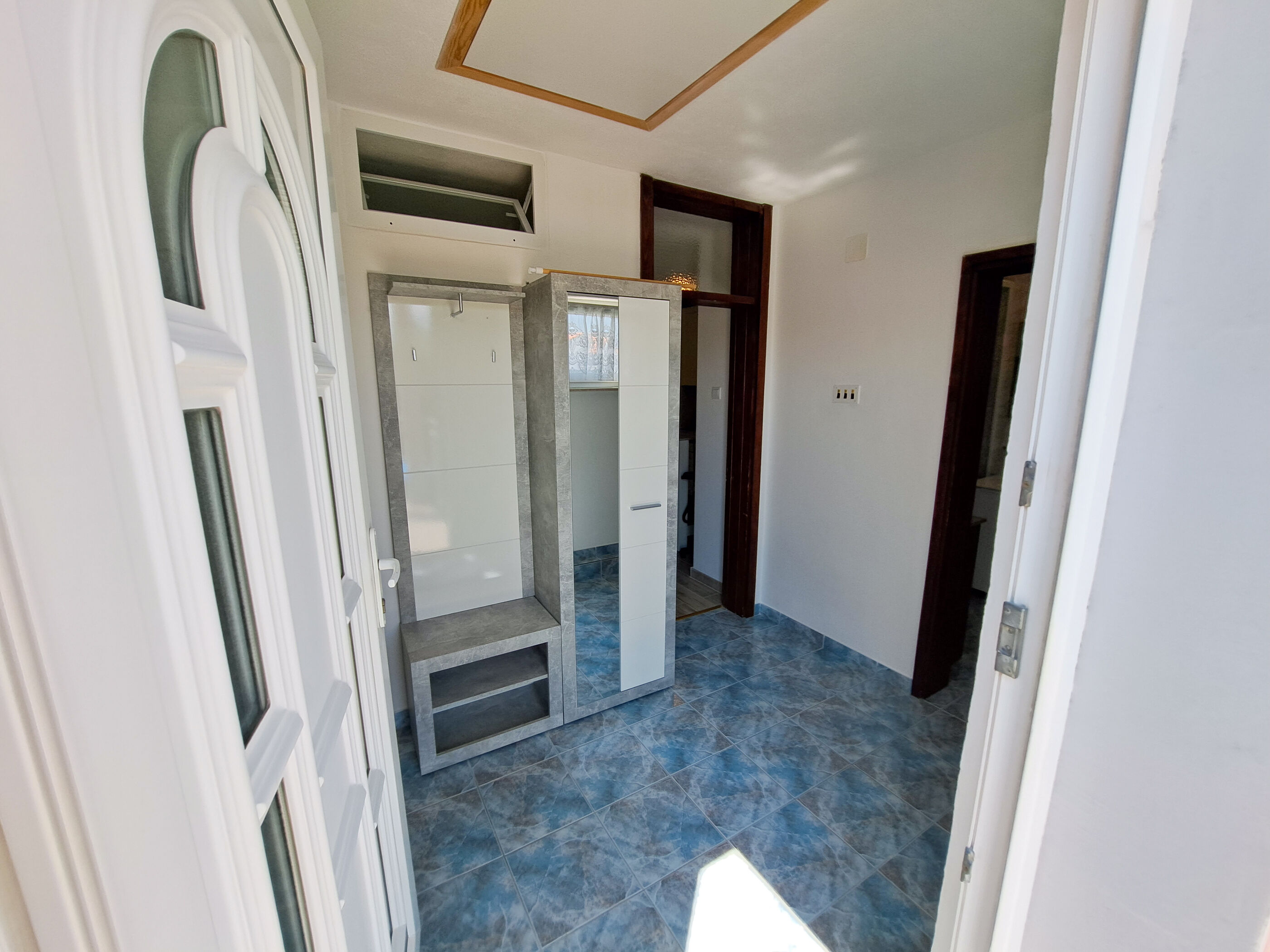 Apartments Mile 94611-A1