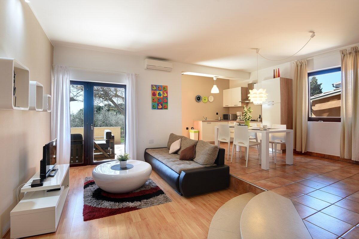 House Olivija 74262-A1