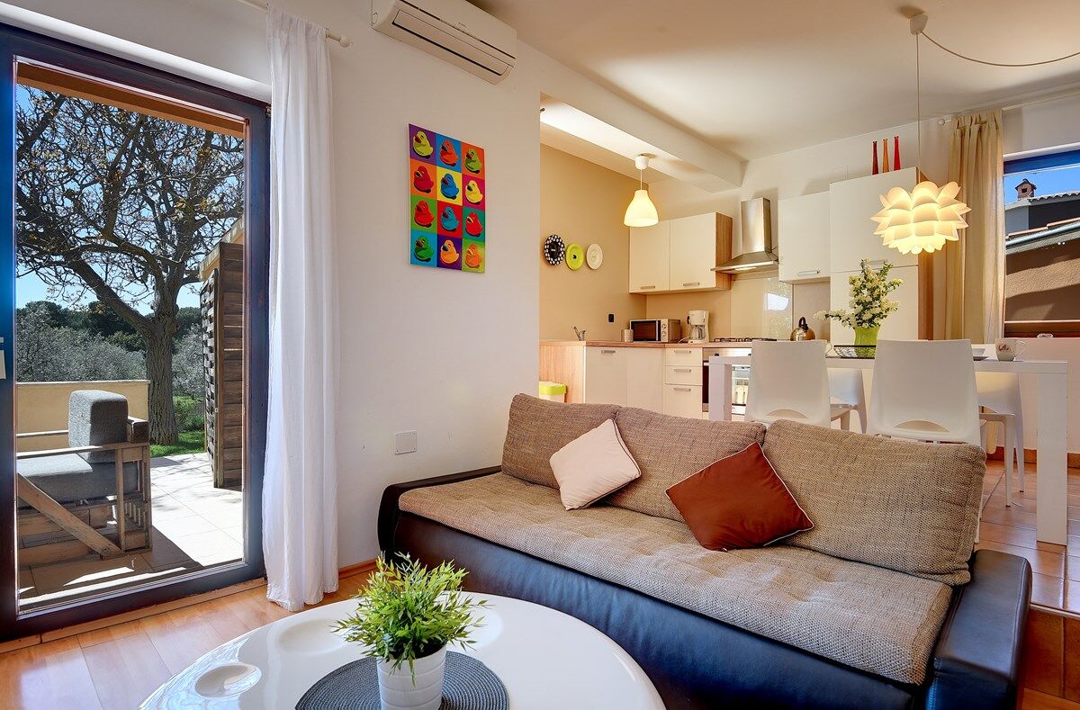 House Olivija 74262-A1
