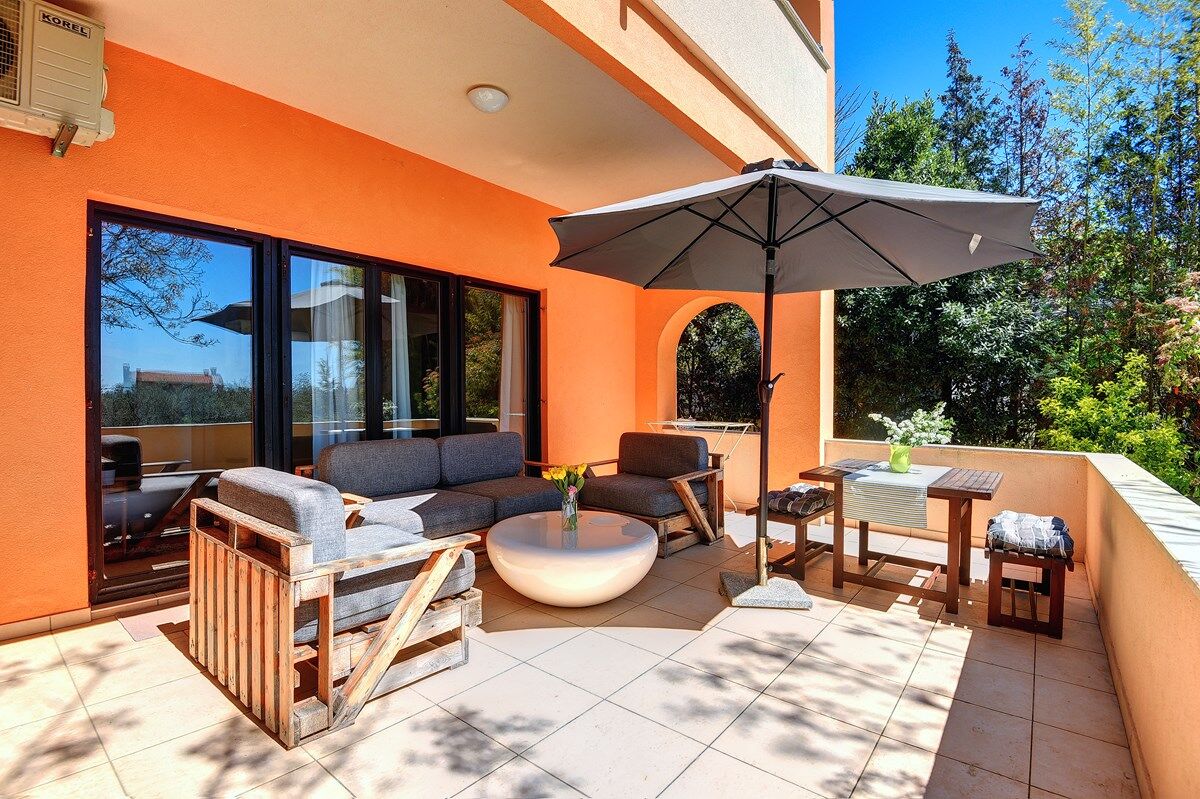House Olivija 74262-A1