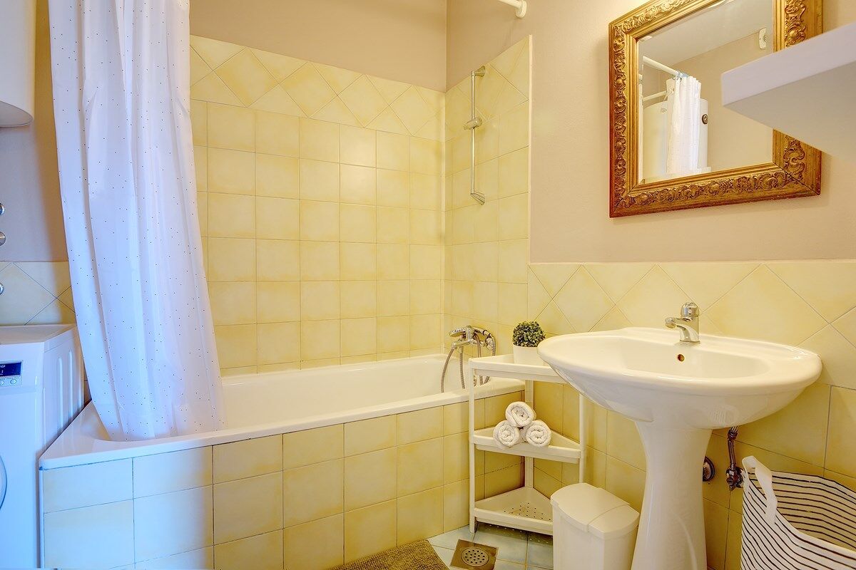 House Olivija 74262-A1