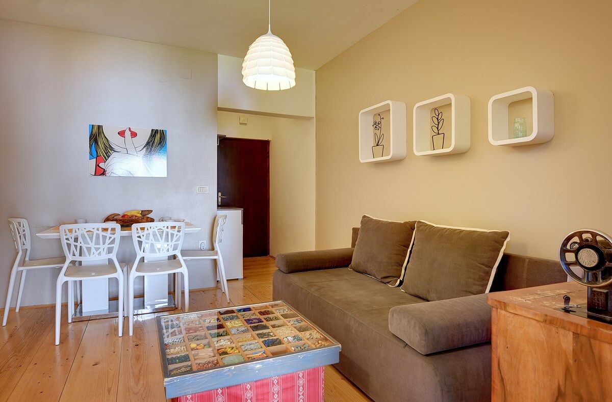 House Olivija 74262-A2