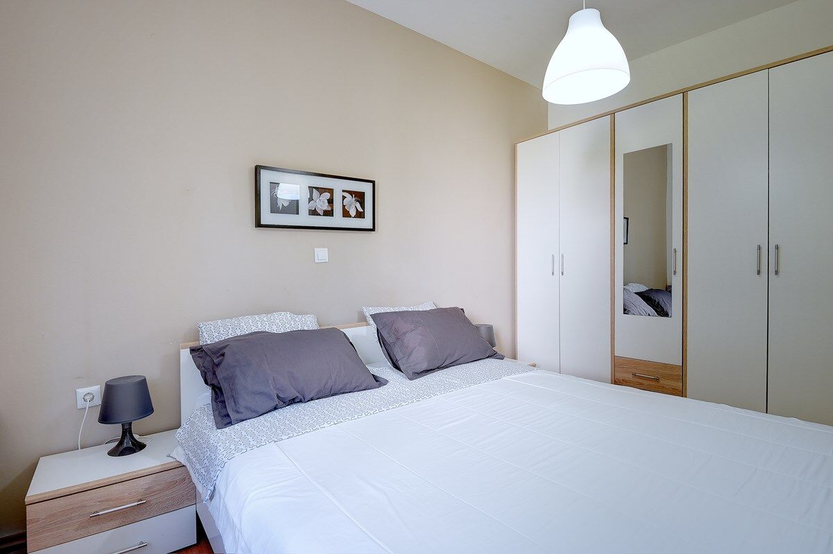 House Olivija 74262-A2