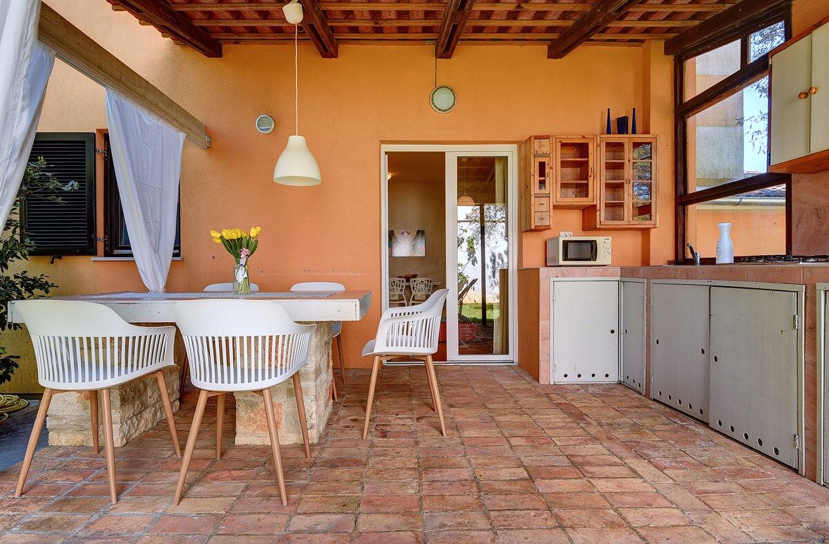 House Olivija 74262-A2