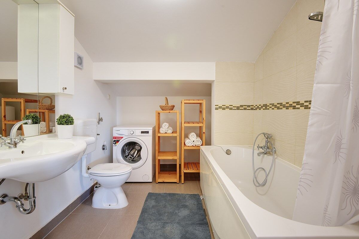 House Olivija 74262-A3