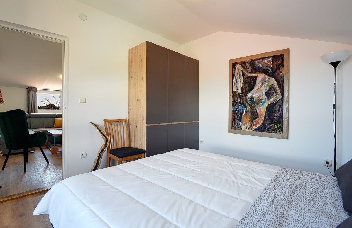 House Olivija 74262-A3