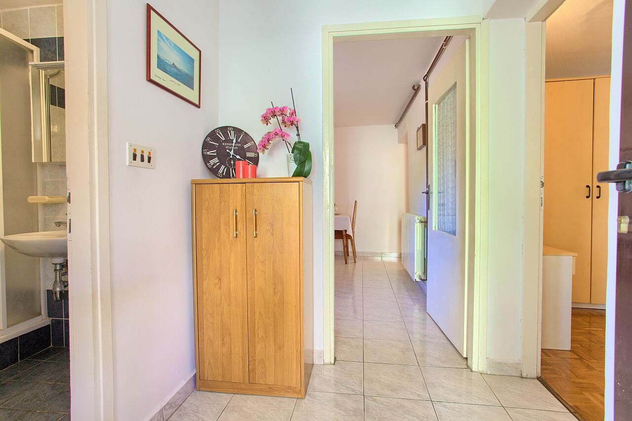 Apartment Ivy 12289-A1