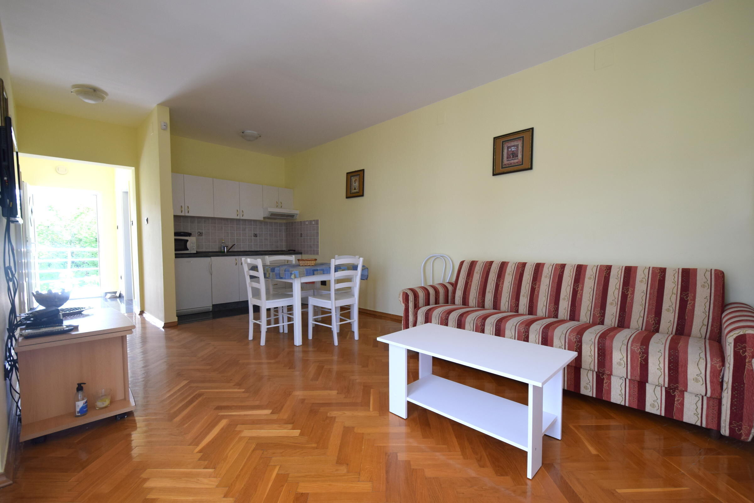 Apartments Luka 62148-A2