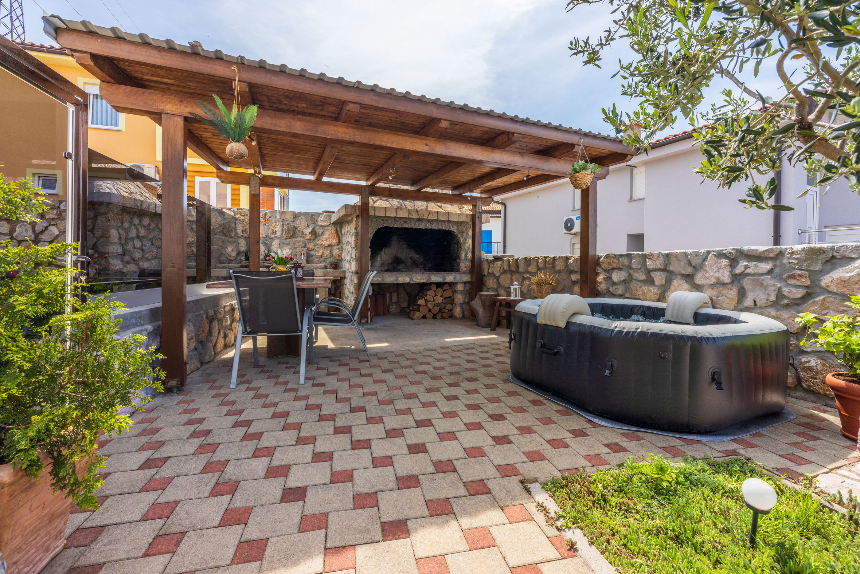Apartment Deni 84932-A1