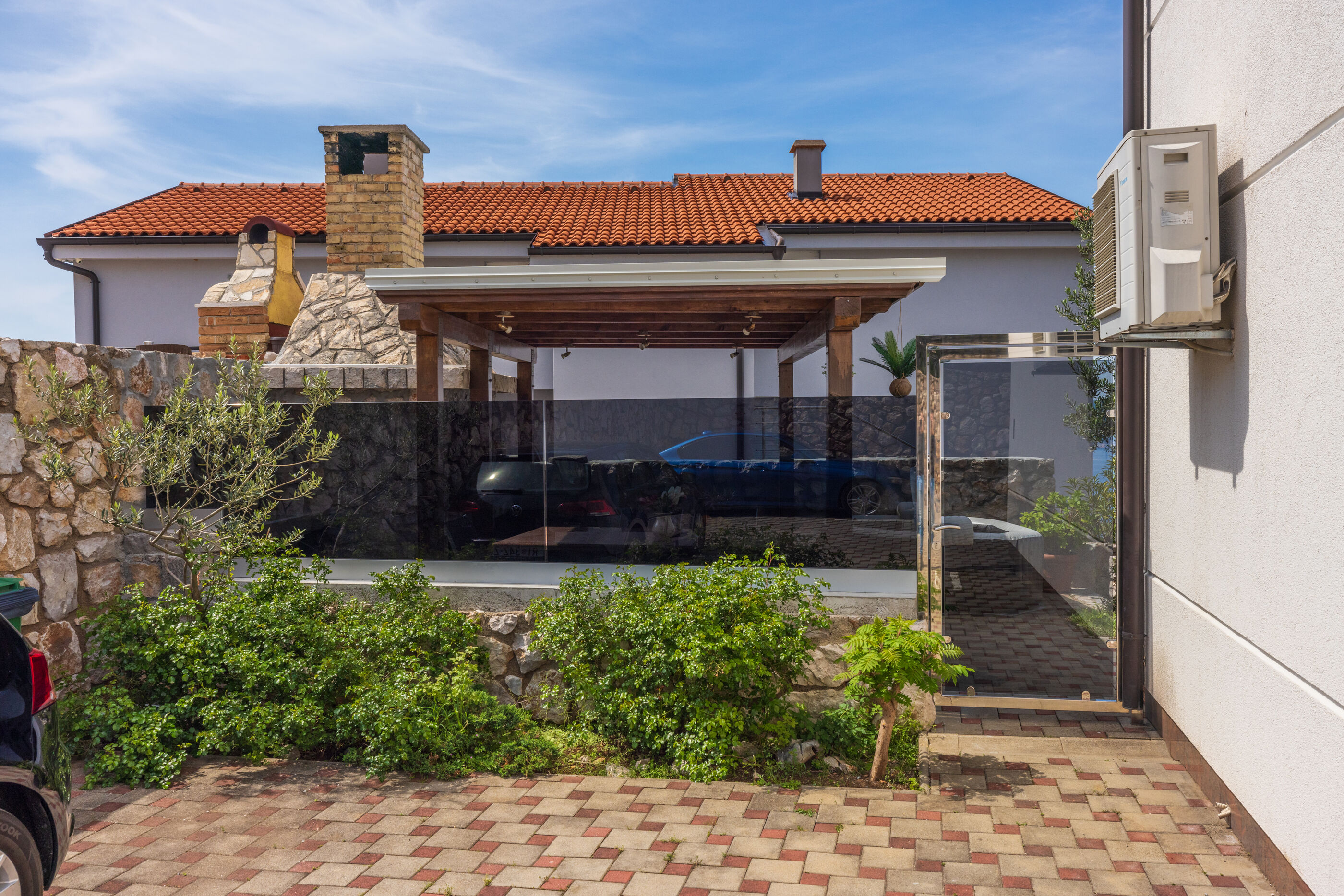 Apartment Deni 84932-A1
