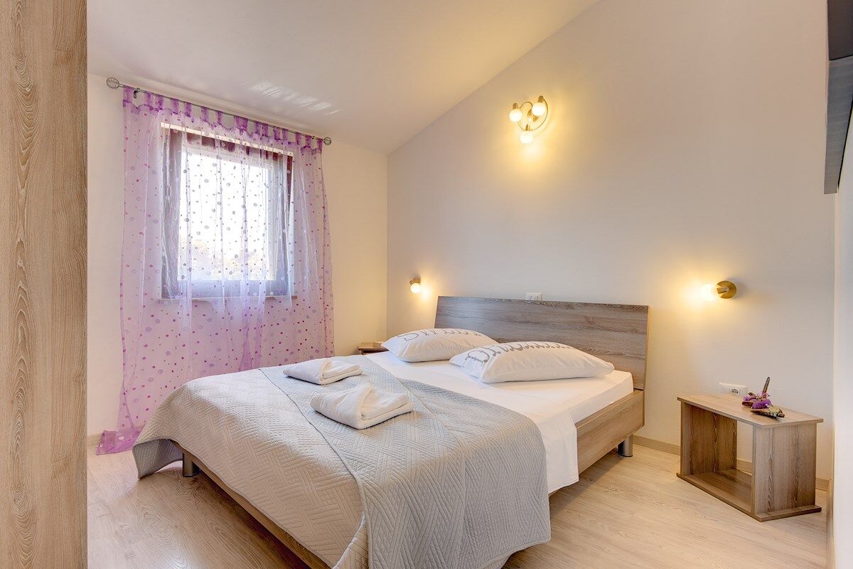 Apartment House Vinkuran 74271-A1