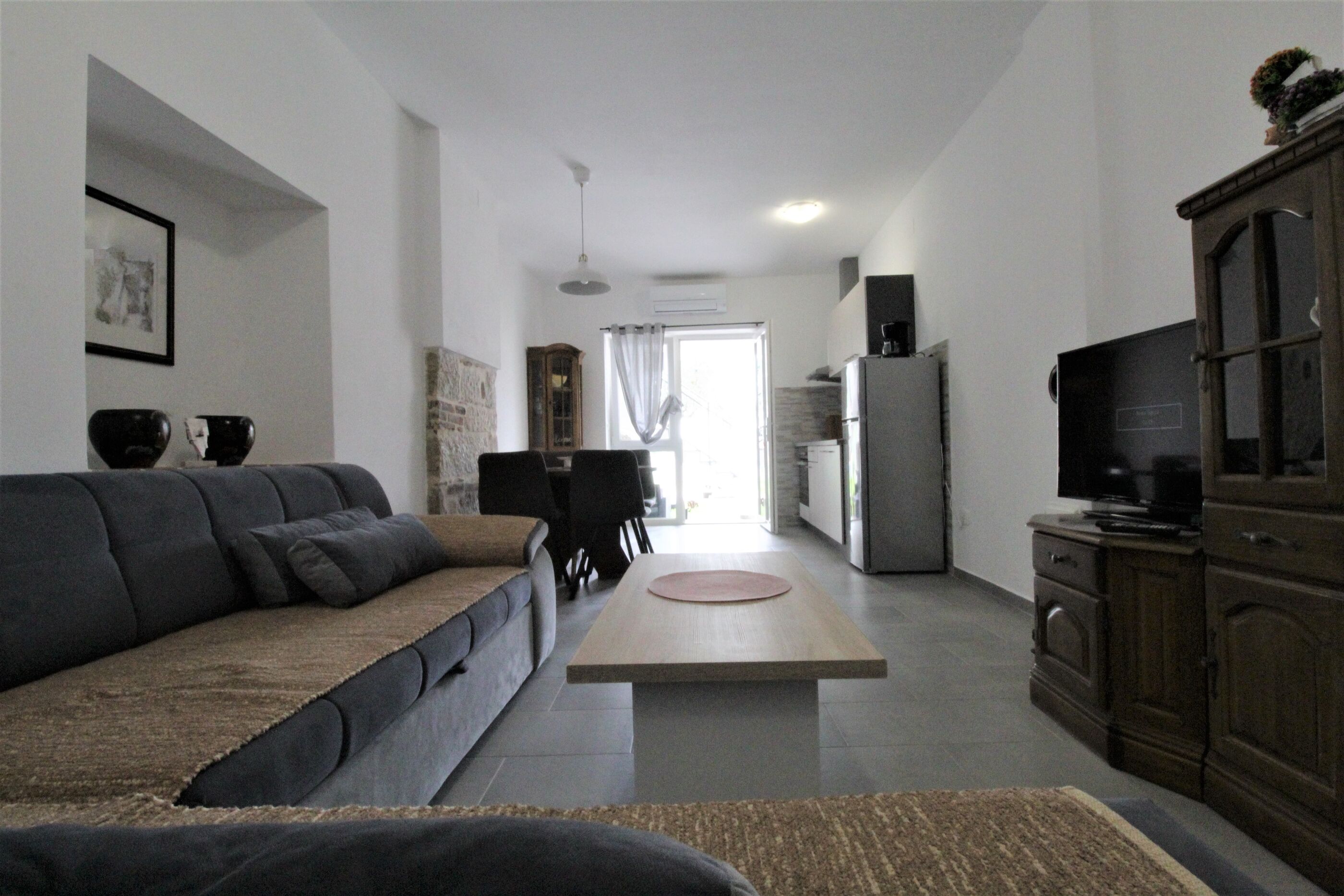 Apartments Sabrina 90328-A2