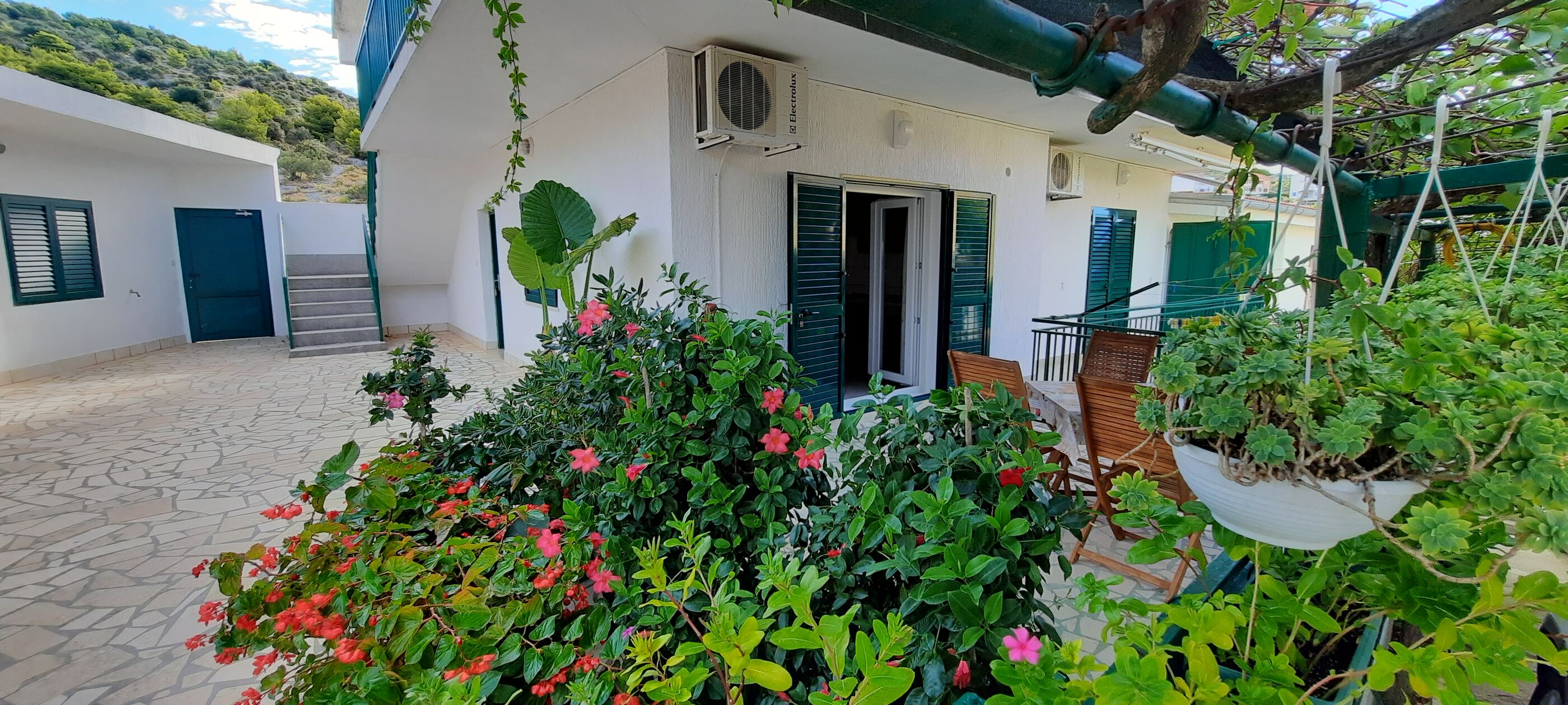 Apartments Nediljka 14121-A2