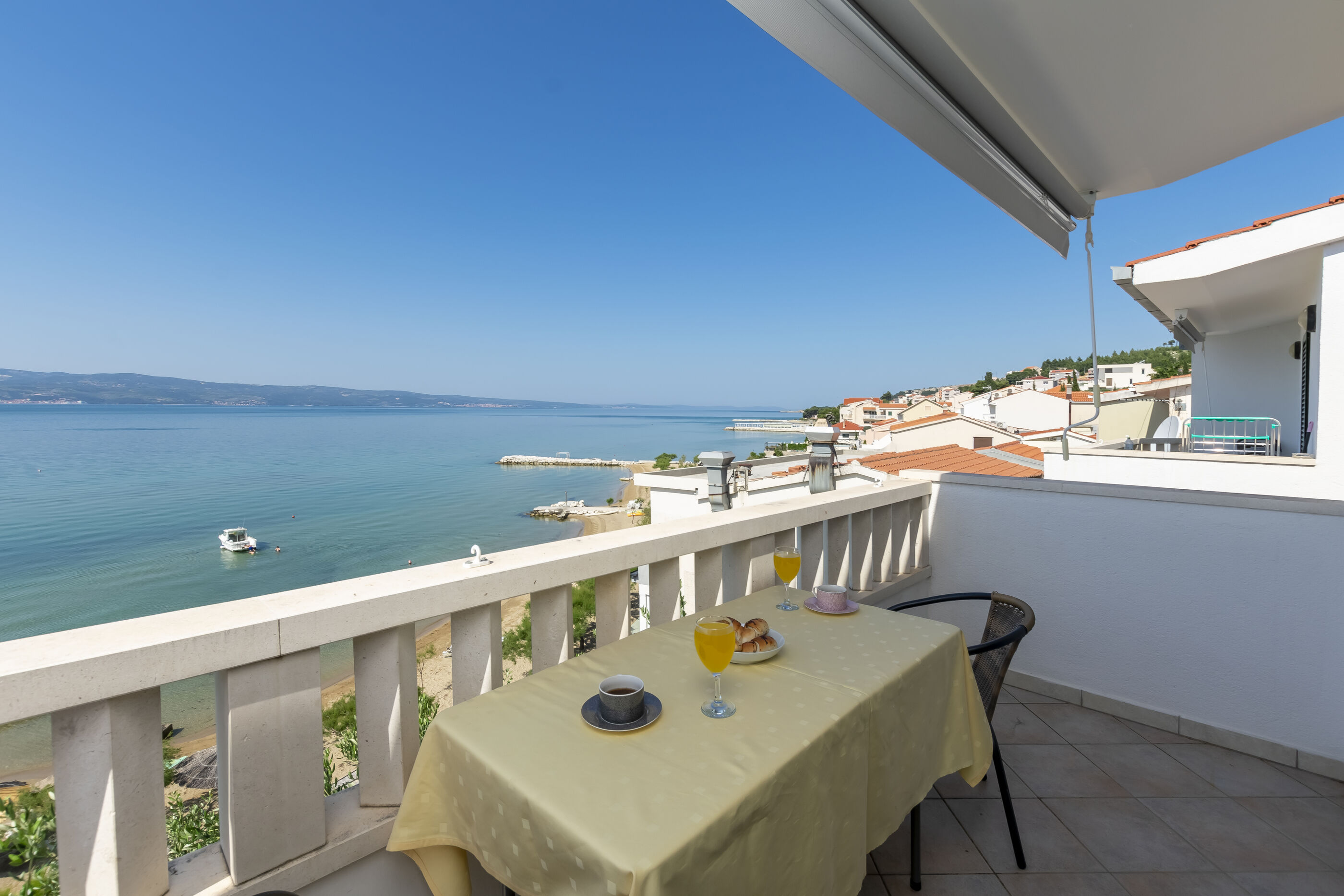 Apartments and Room Jure 93691-A3