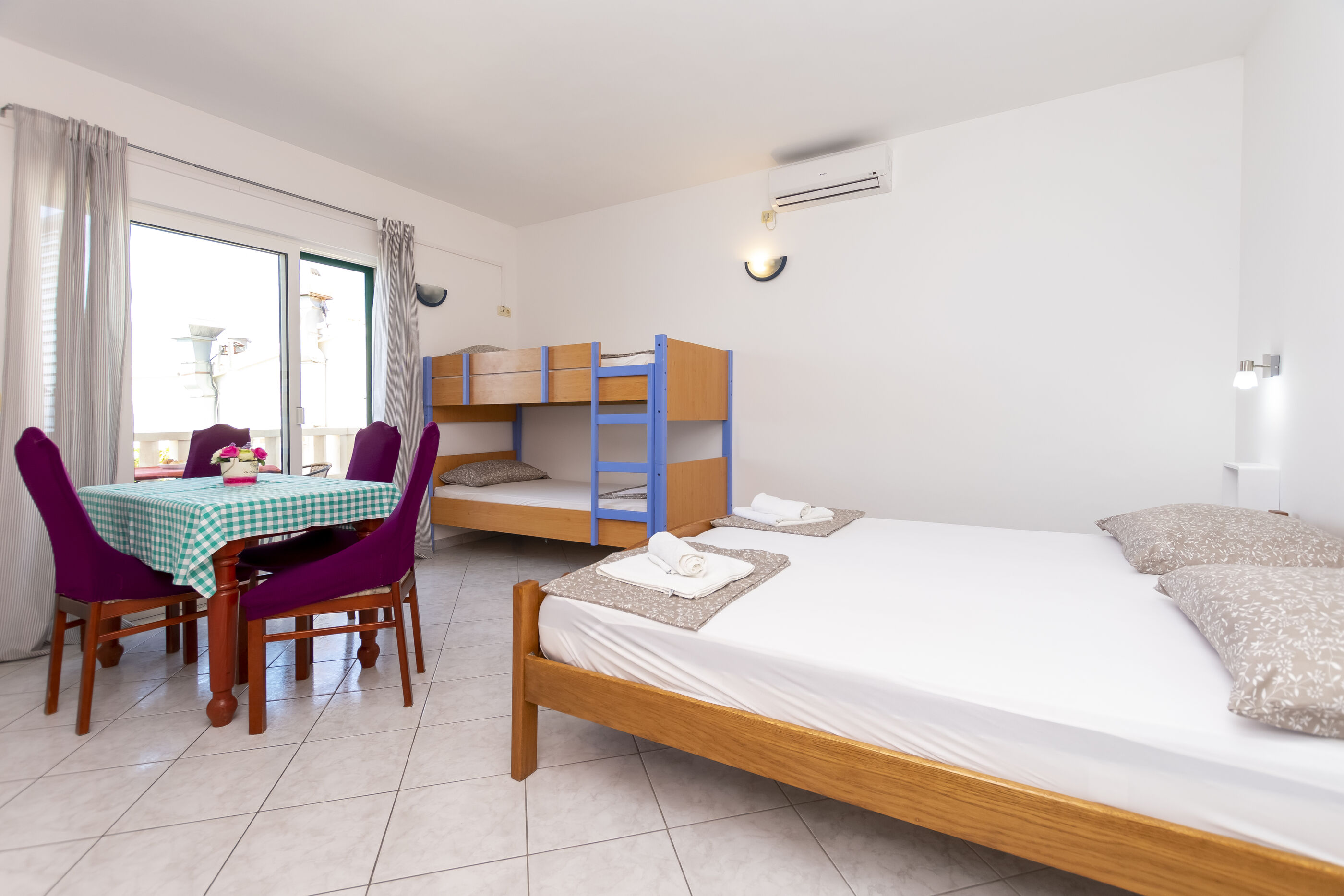 Apartments and Room Jure 93691-A2