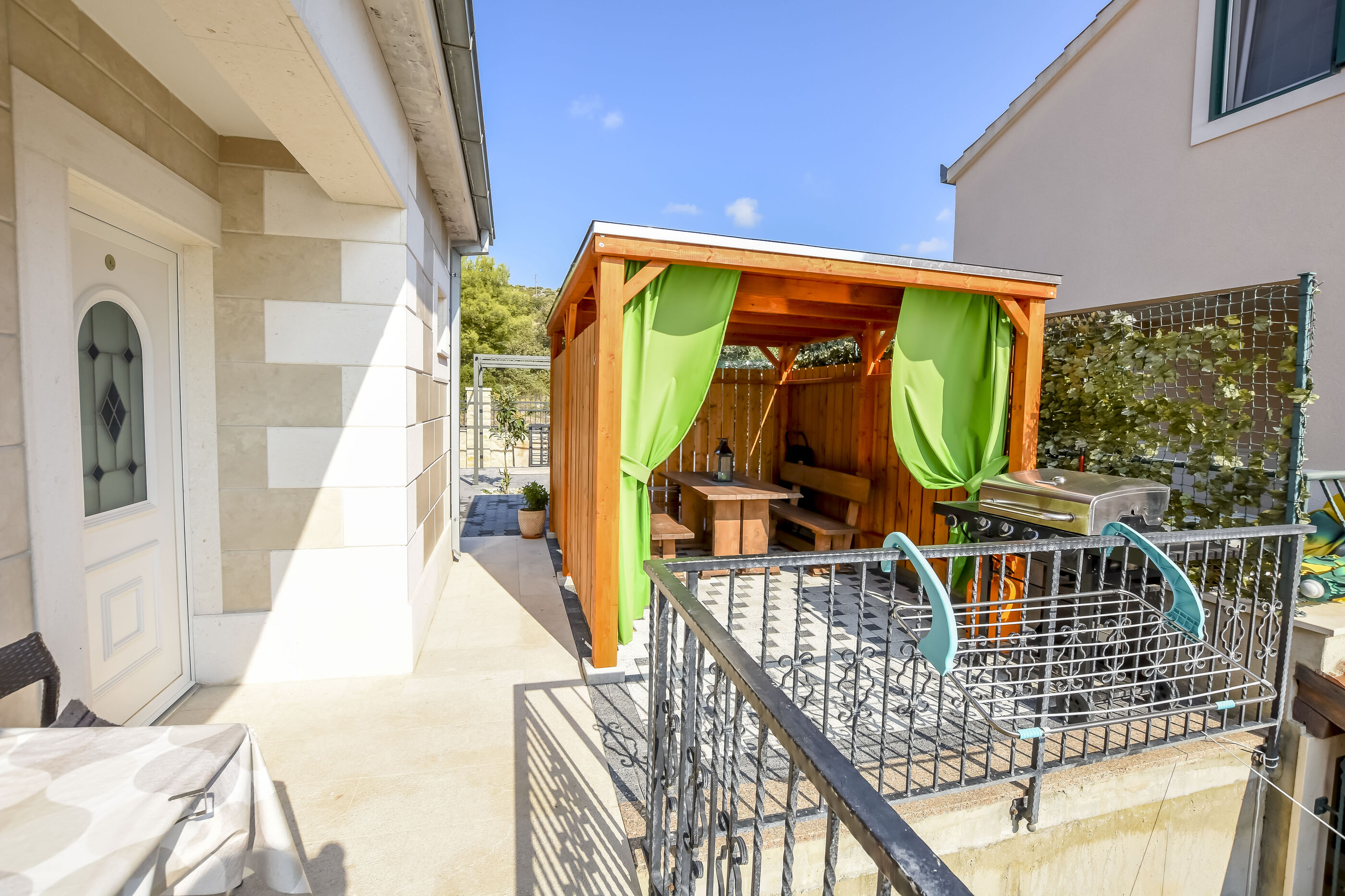 Apartments Villa J i M by the sea 64461-A1
