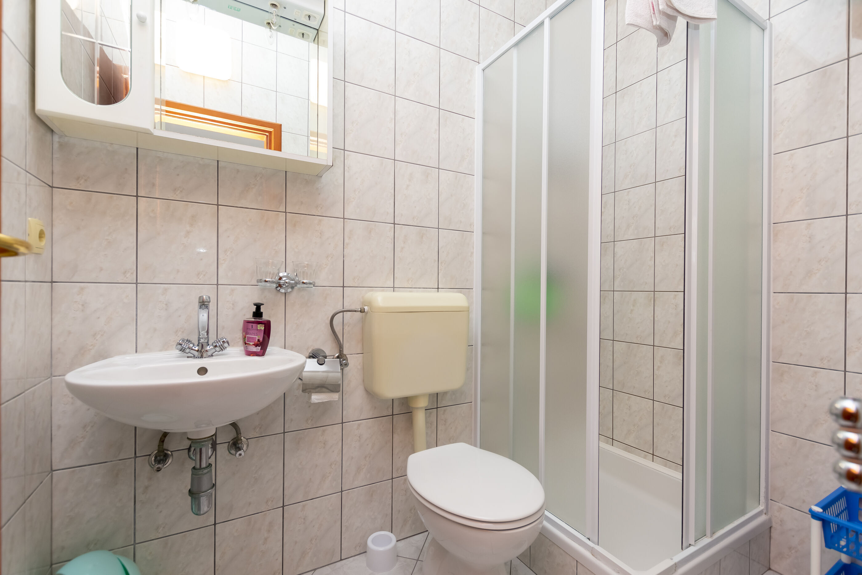 Apartments and Room Jure 93691-A5